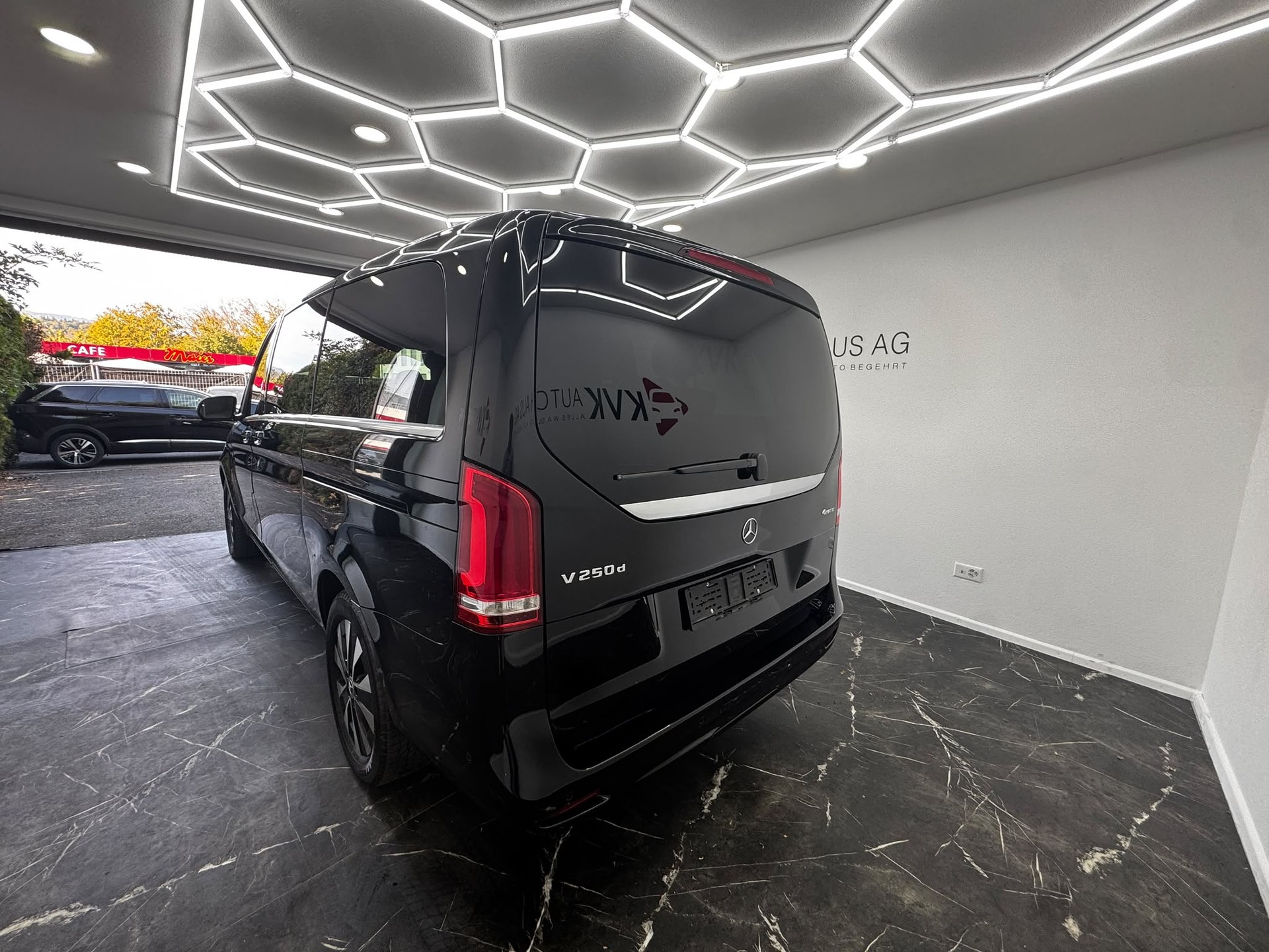 MERCEDES-BENZ V 250 d lang Avantgarde 4Matic G-Tronic | 2x Elektr. Schiebetüren | 10 Jahre Gratis-Service | Werksgarantie |-image-7