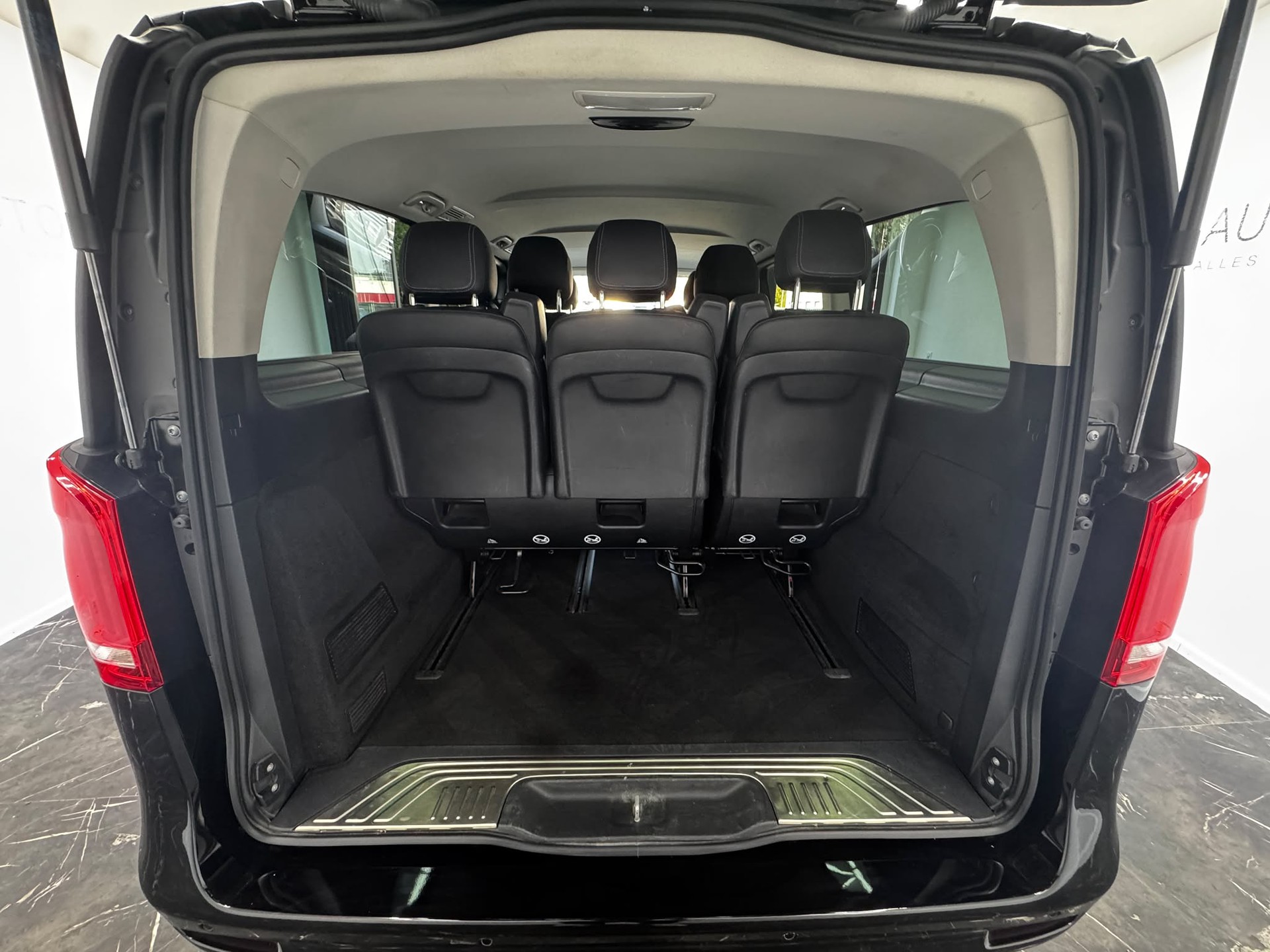 MERCEDES-BENZ V 250 d lang Avantgarde 4Matic G-Tronic | 2x Elektr. Schiebetüren | 10 Jahre Gratis-Service | Werksgarantie |-image-24