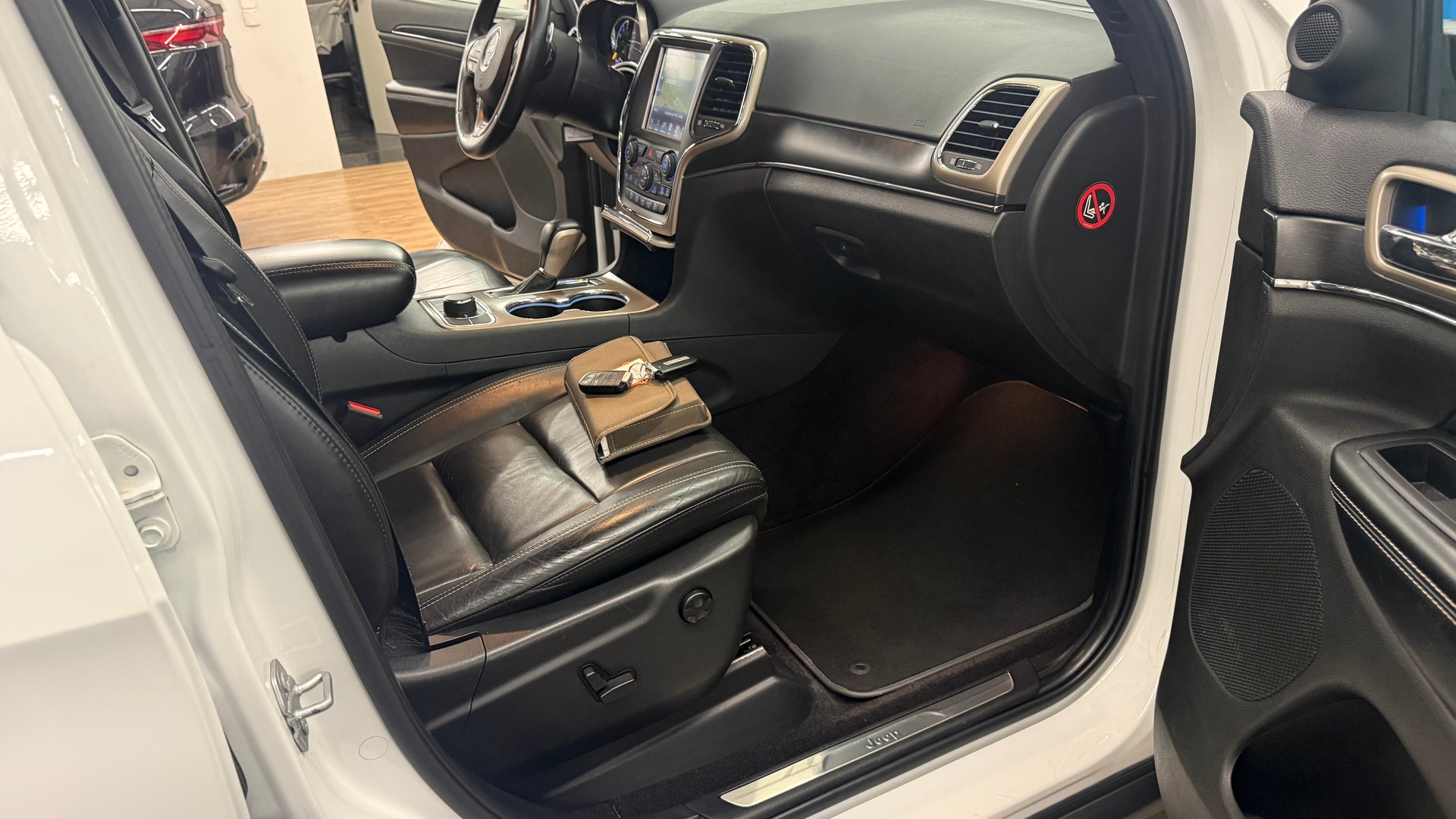 JEEP Grand Cherokee 3.0 CRD Limited Automatic-image-13
