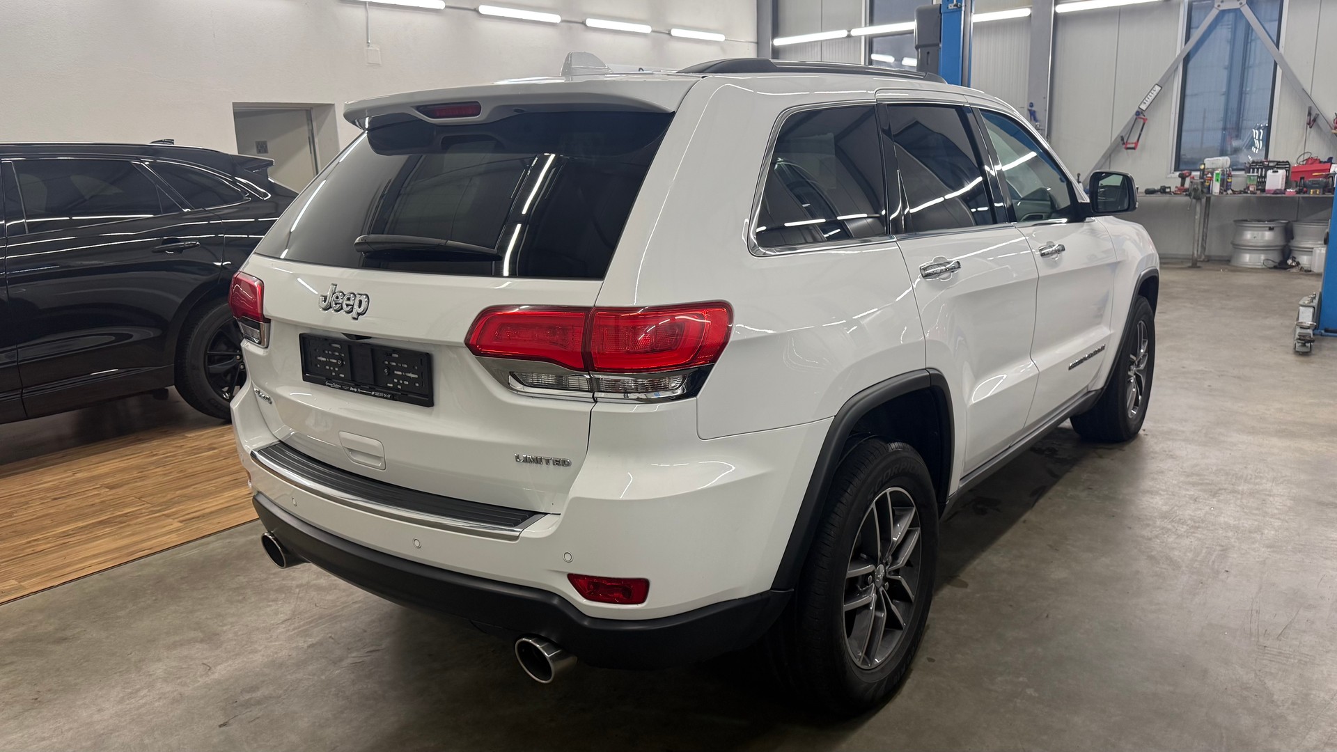 JEEP Grand Cherokee 3.0 CRD Limited Automatic-image-3