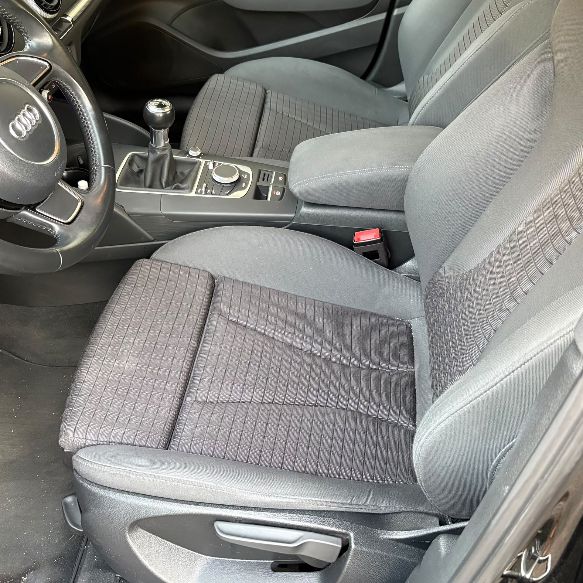 AUDI 2.0 TDI 150 Ambition quattro-image-3
