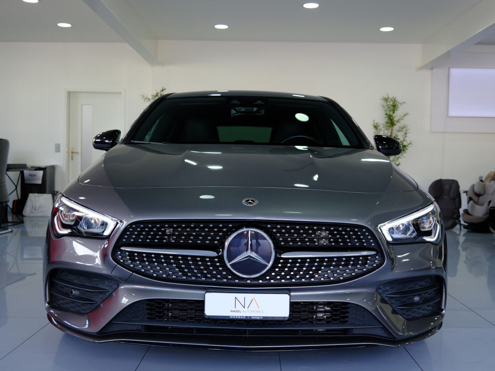 MERCEDES-BENZ CLA Shooting Brake 250 4Matic 7G-DCT AMG Line-image-2