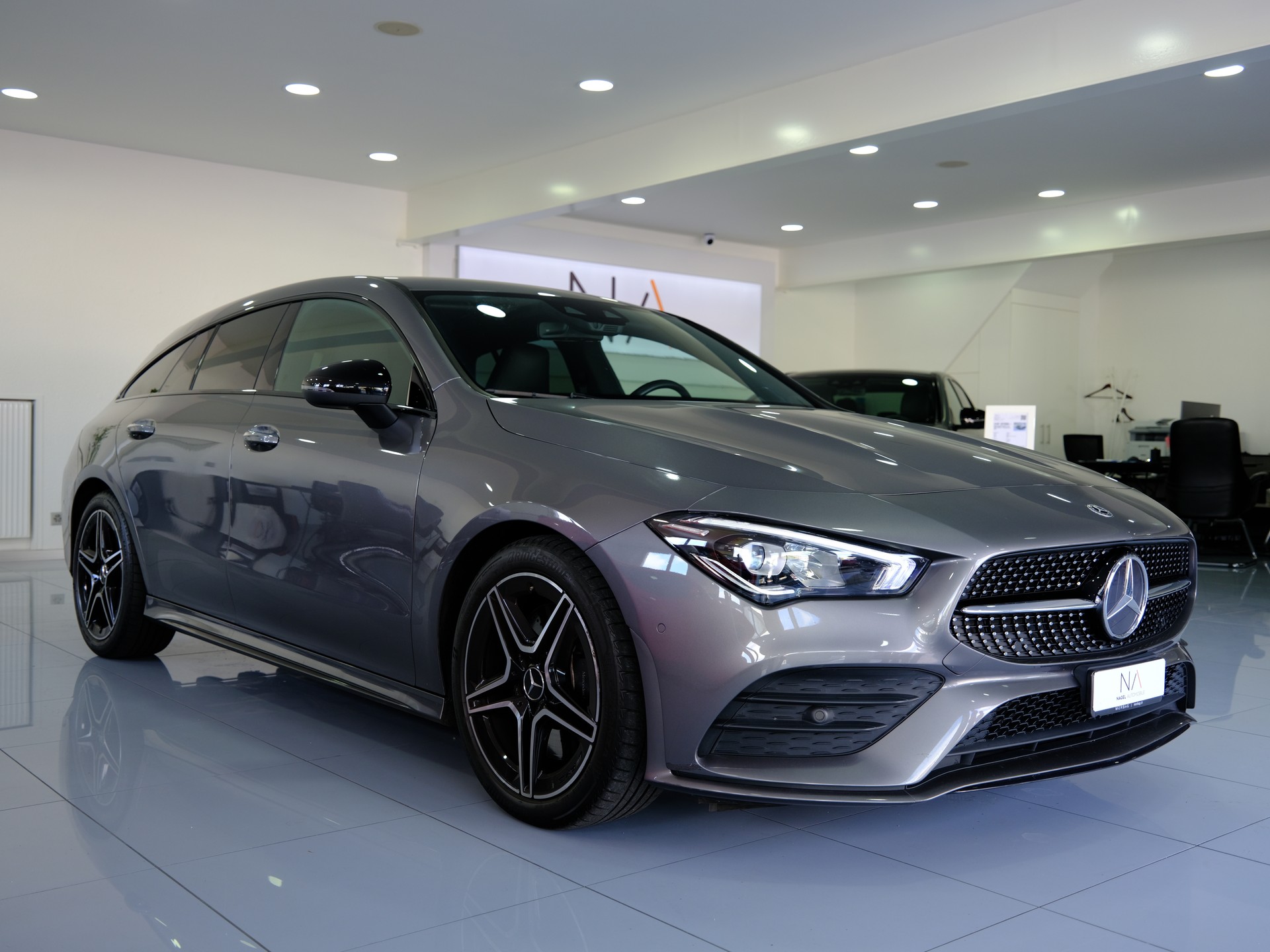 MERCEDES-BENZ CLA Shooting Brake 250 4Matic 7G-DCT AMG Line-image-1