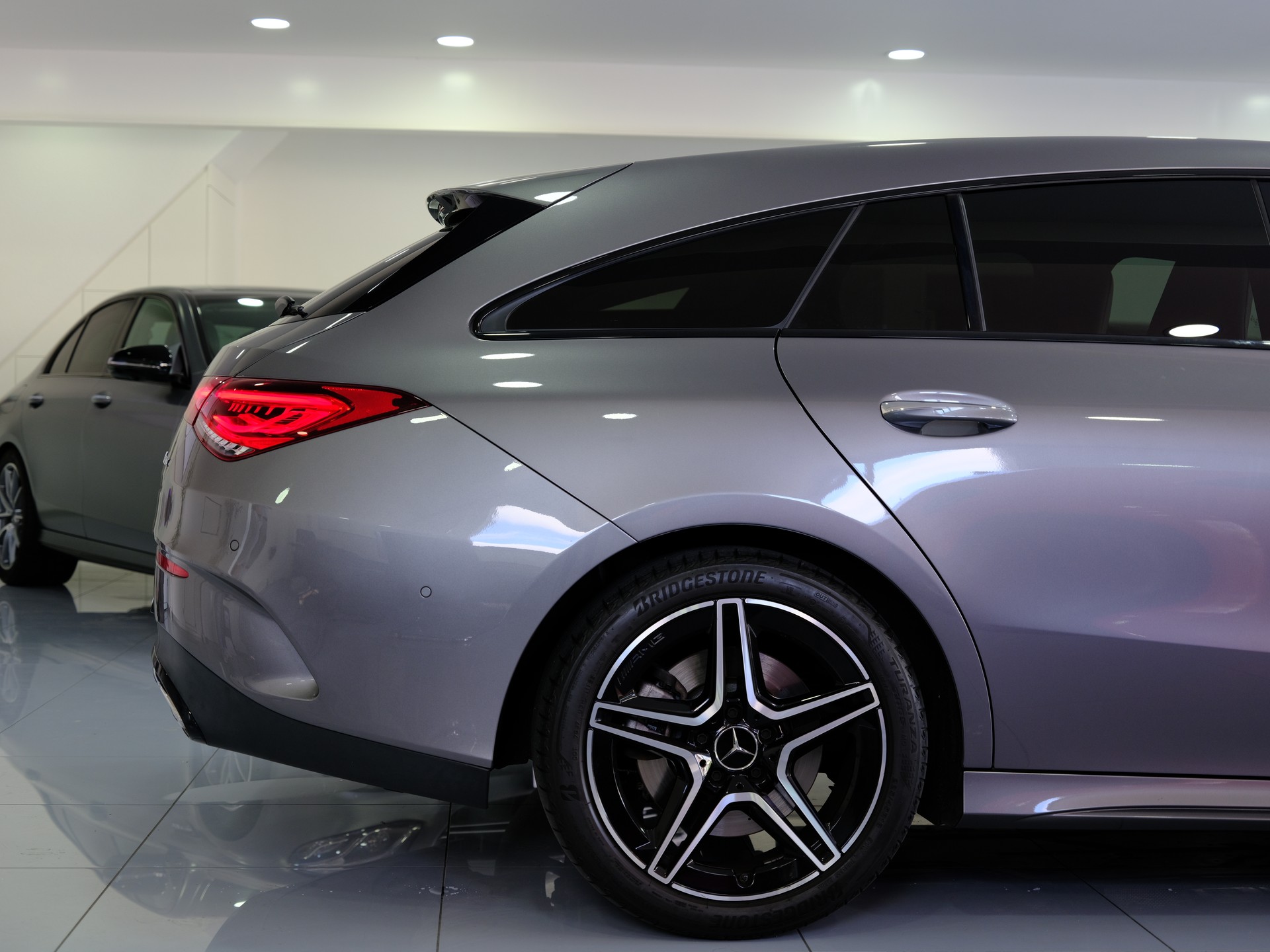 MERCEDES-BENZ CLA Shooting Brake 250 4Matic 7G-DCT AMG Line-image-7