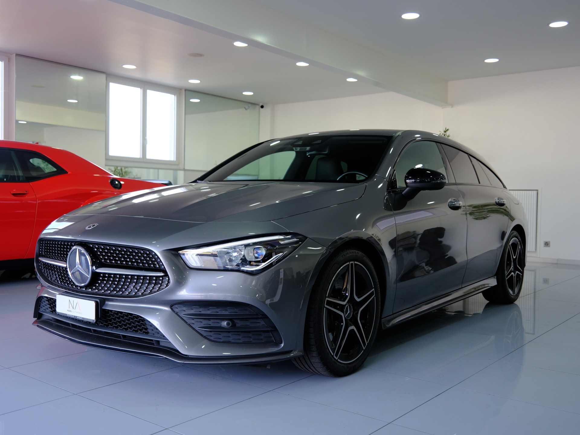 MERCEDES-BENZ CLA Shooting Brake 250 4Matic 7G-DCT AMG Line-image-3