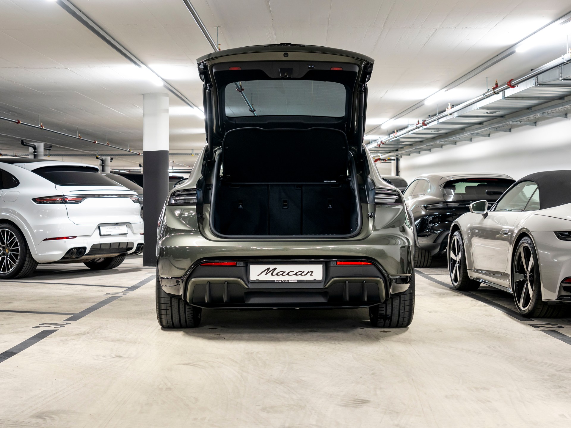 PORSCHE Macan 4 GTS 100kWh-image-25