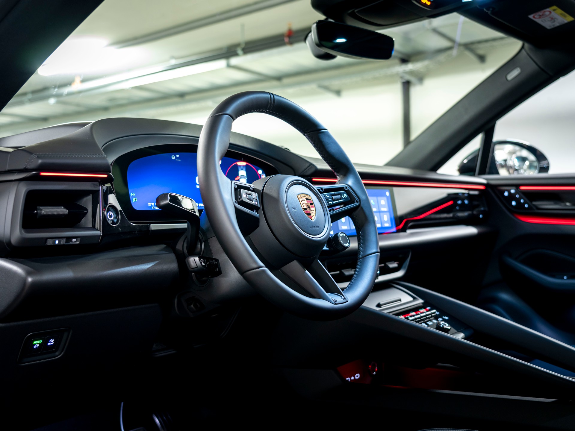 PORSCHE Macan 4 GTS 100kWh-image-16