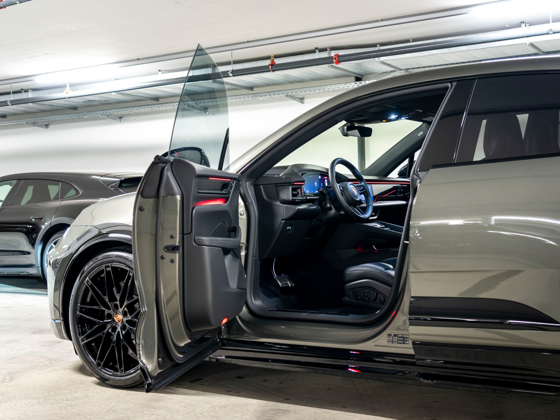 PORSCHE Macan 4 GTS 100kWh-image-12