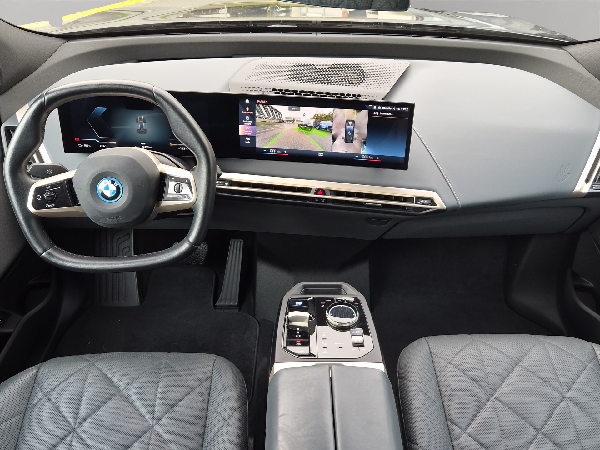BMW iX xDrive50-image-16