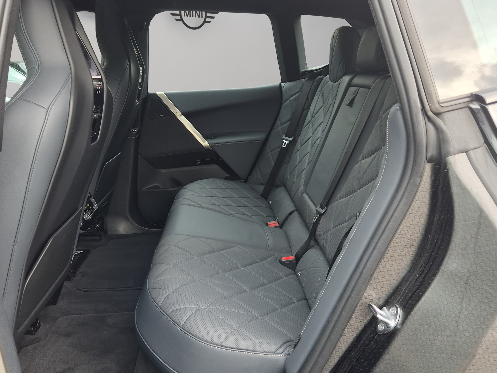 BMW iX xDrive50-image-19