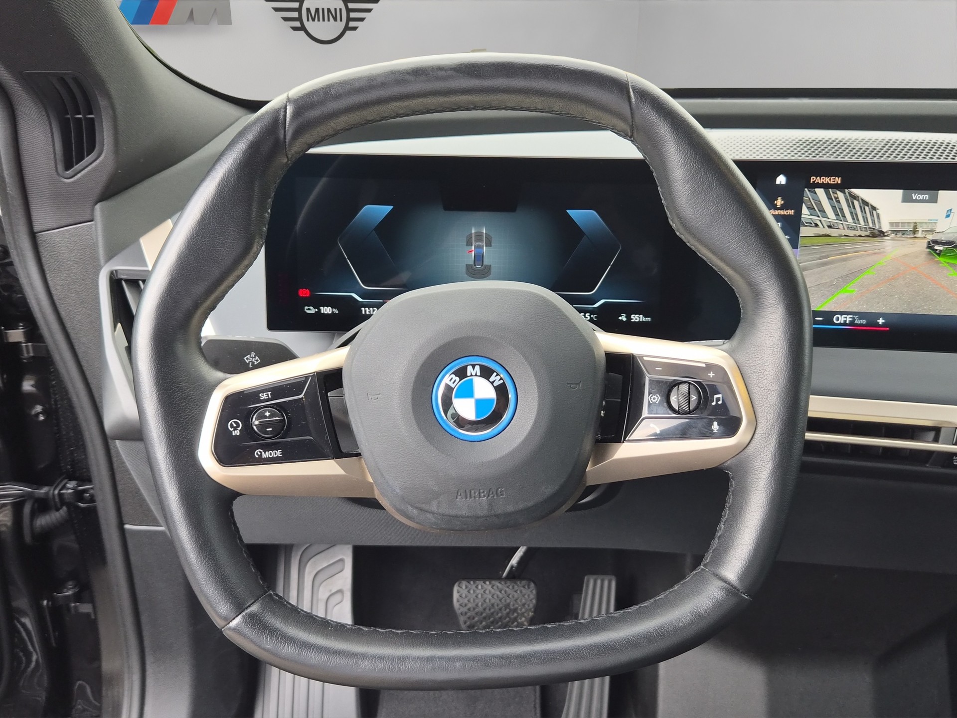 BMW iX xDrive50-image-14