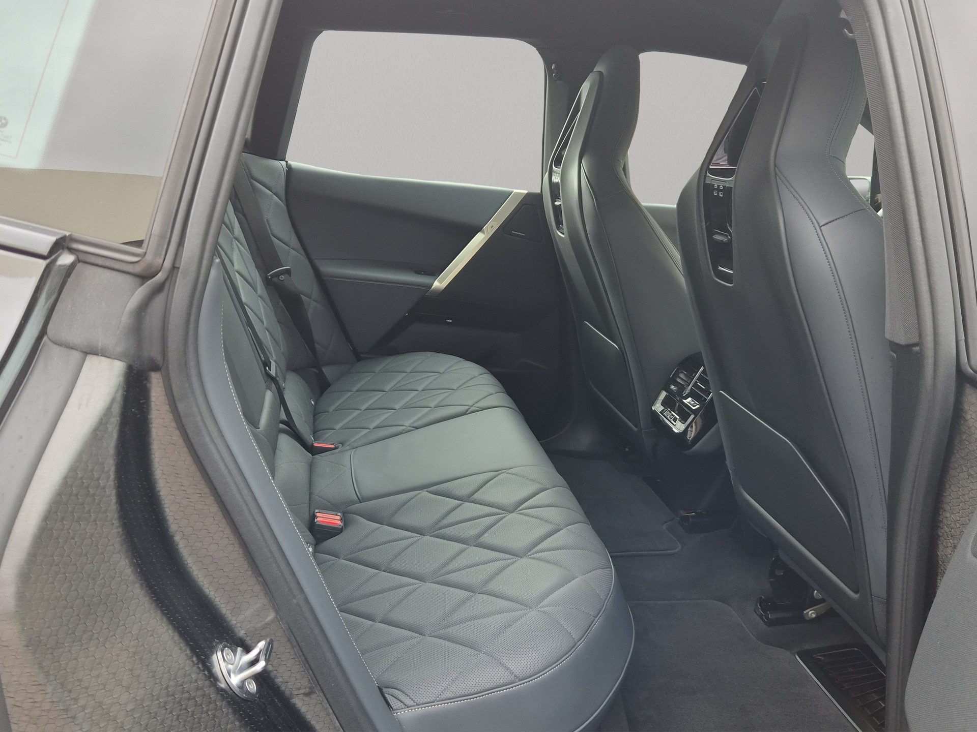 BMW iX xDrive50-image-22