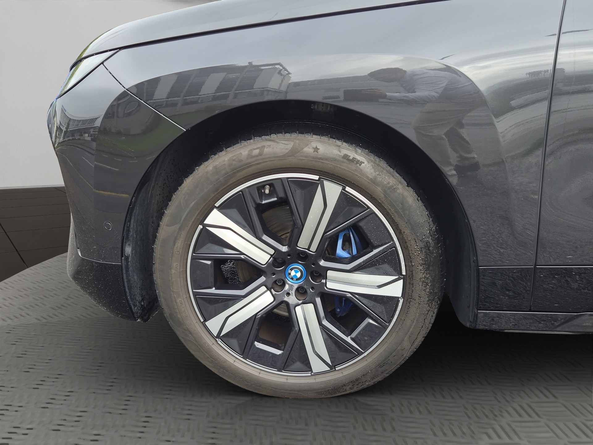 BMW iX xDrive50-image-9