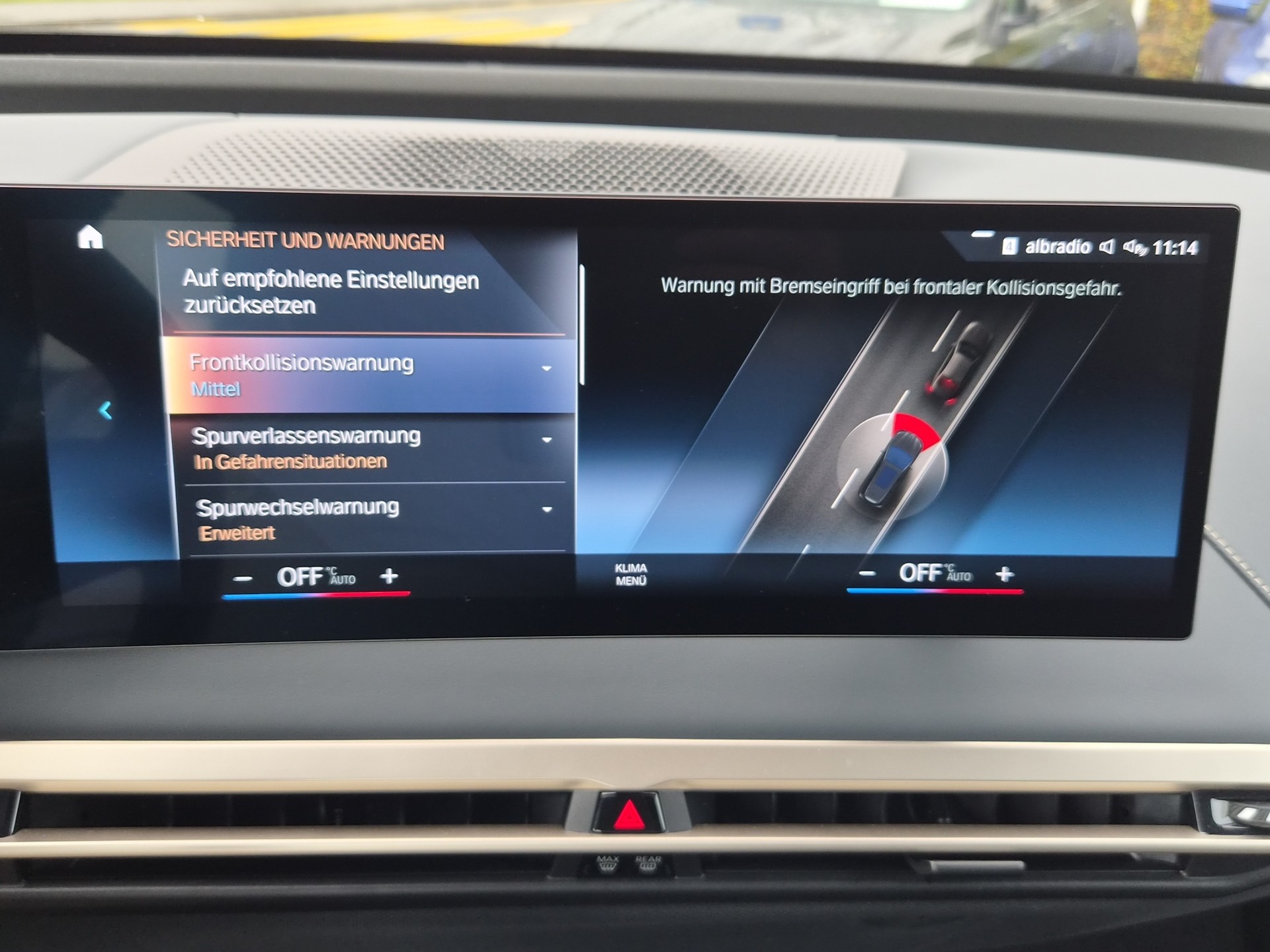 BMW iX xDrive50-image-25