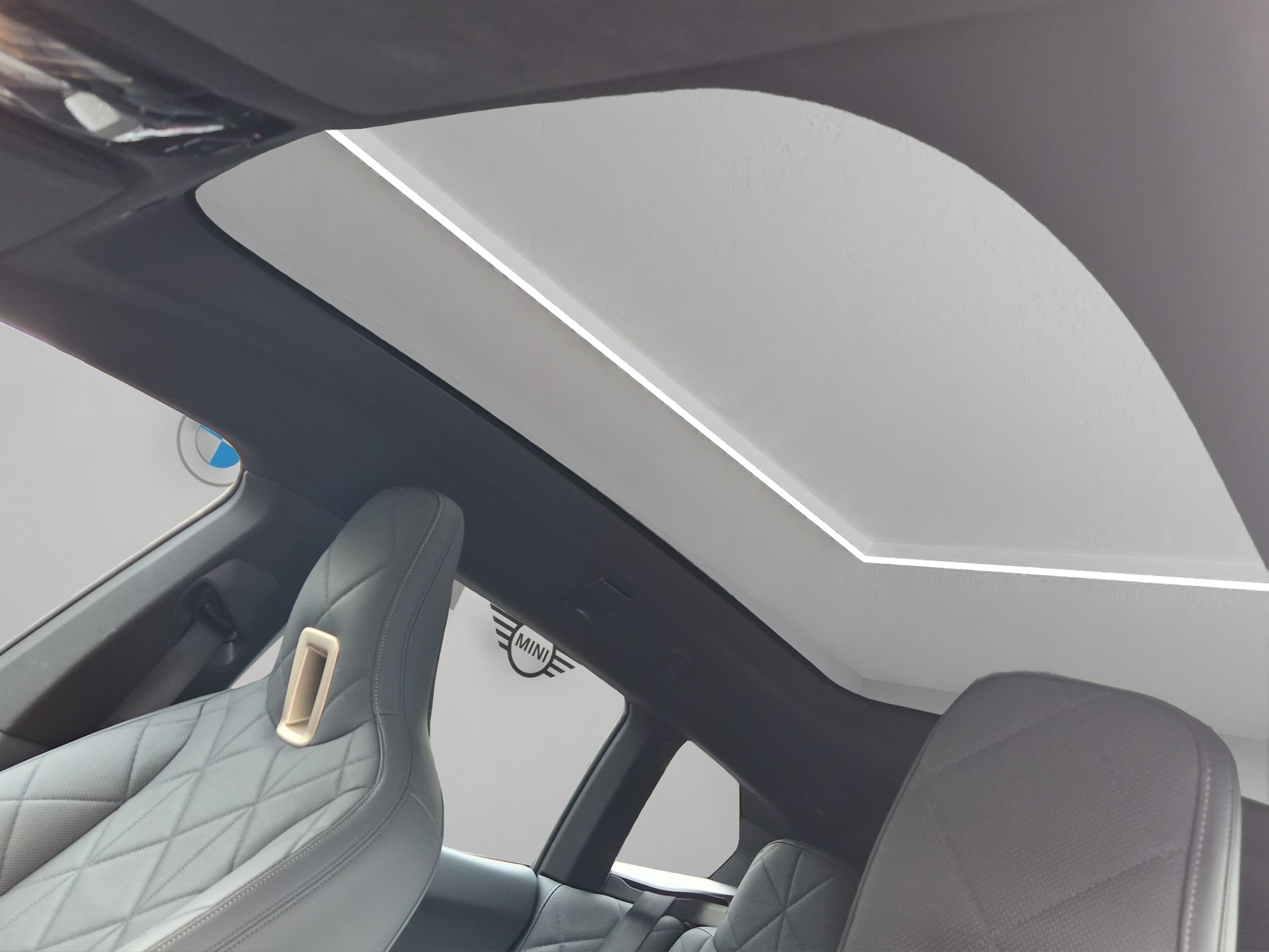 BMW iX xDrive50-image-13