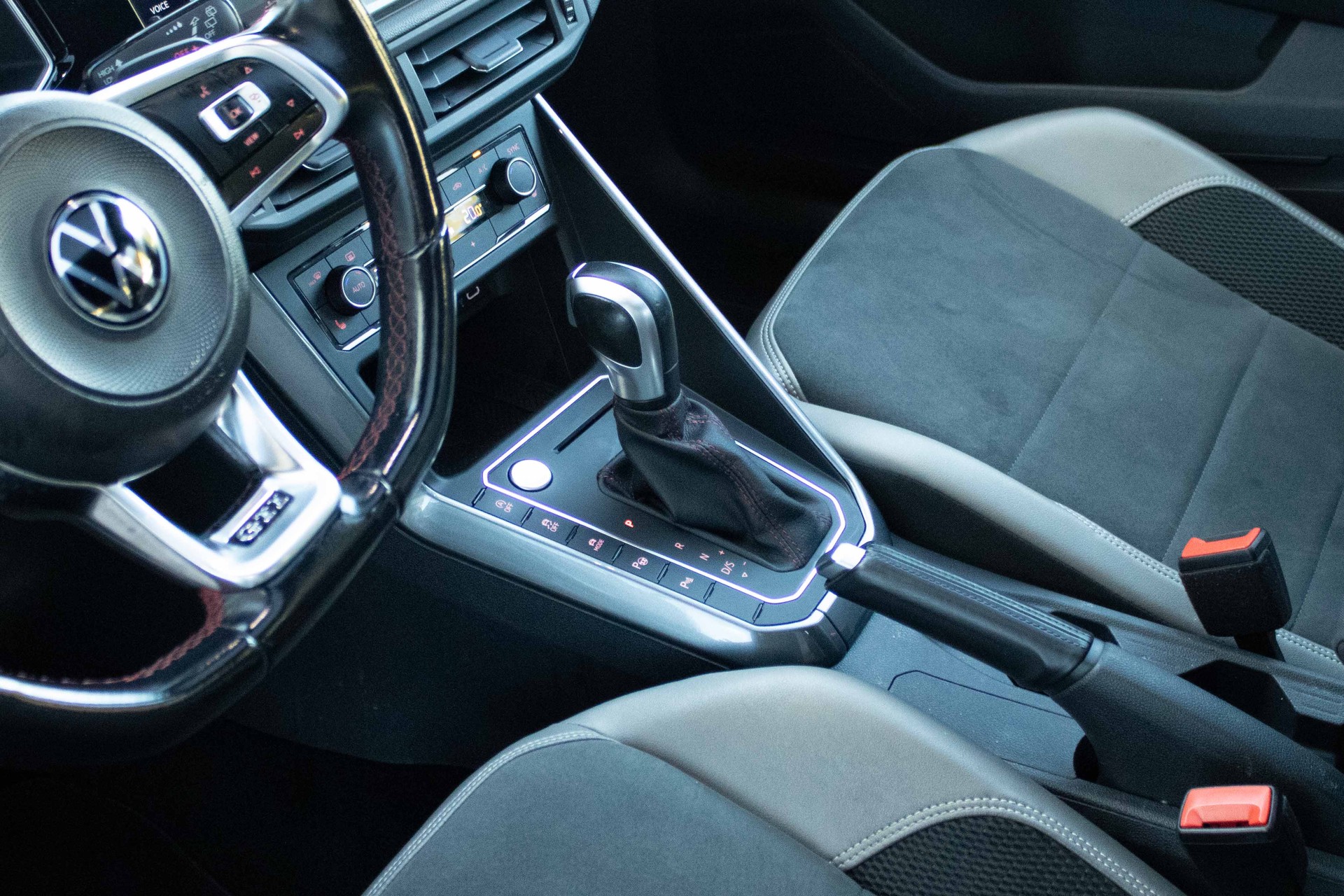 VW Polo 2.0 TSI GTI DSG-image-10