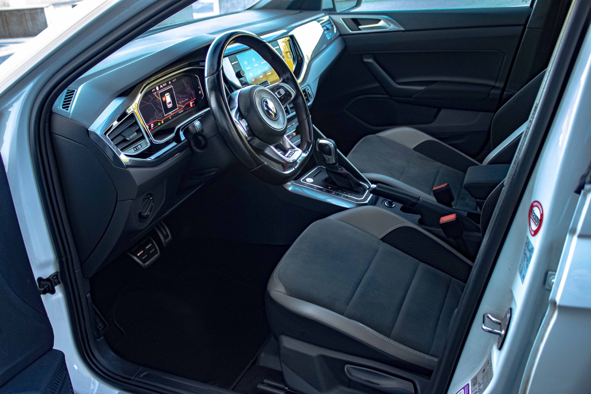 VW Polo 2.0 TSI GTI DSG-image-9