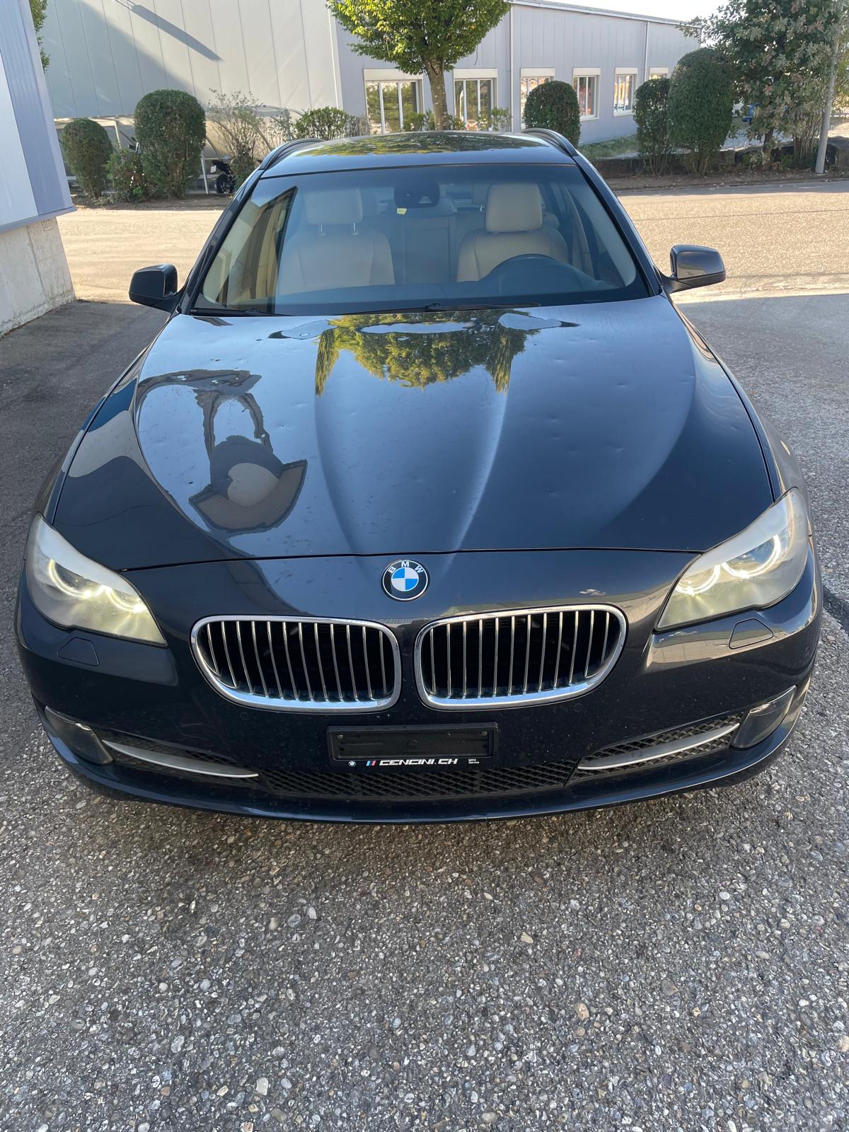 BMW 525d xDrive Touring Steptronic-image-0
