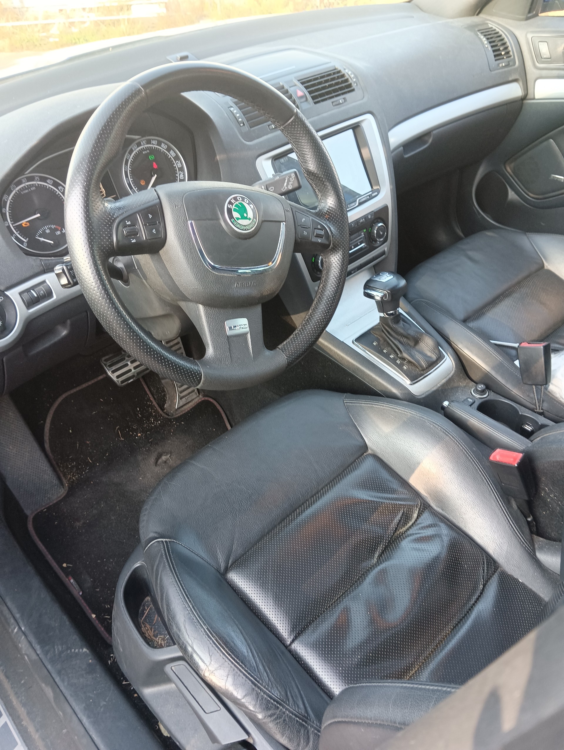 SKODA Octavia Combi 2.0 TDI RS DSG-image-3