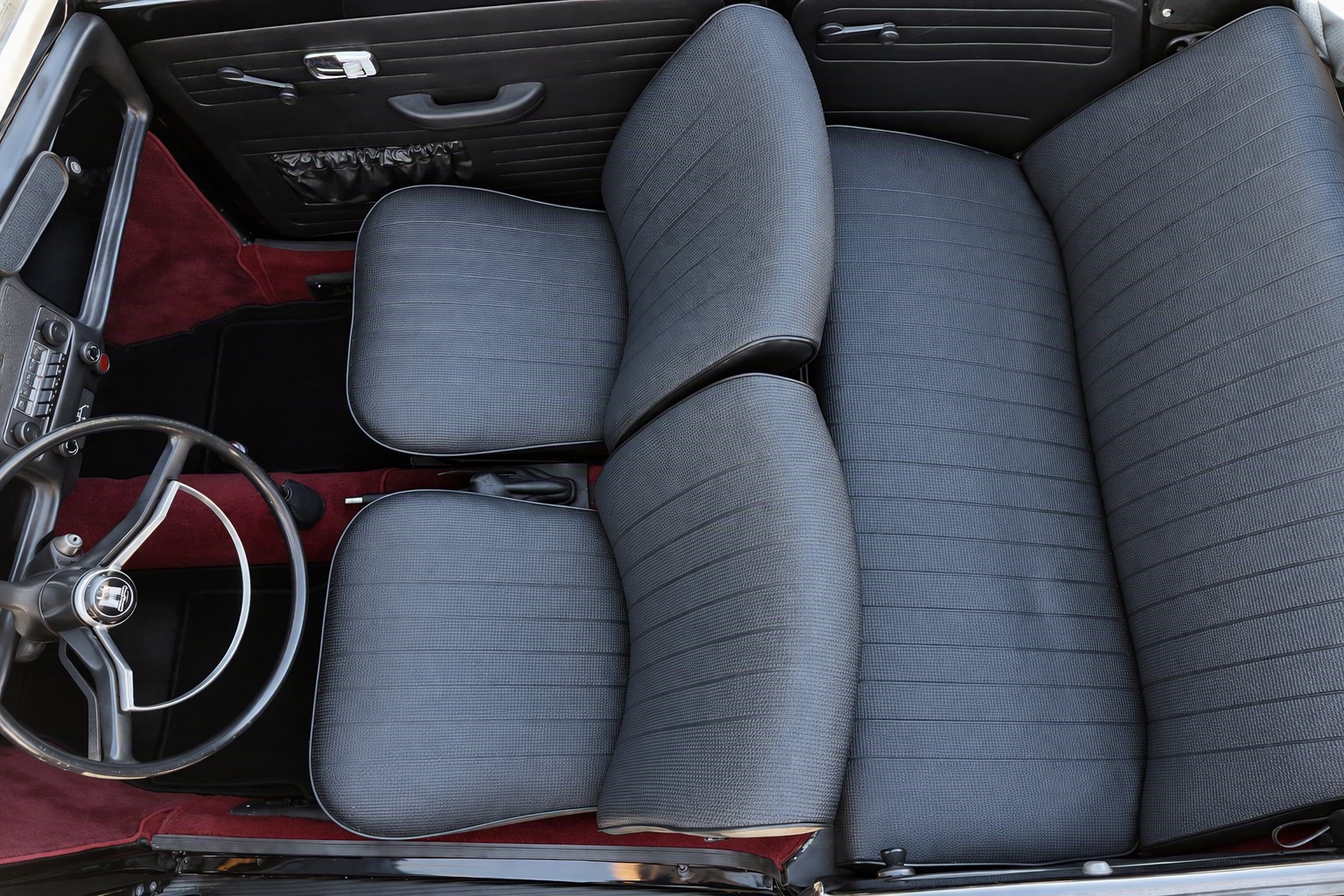 VW 1302 LS Cabriolet-image-8