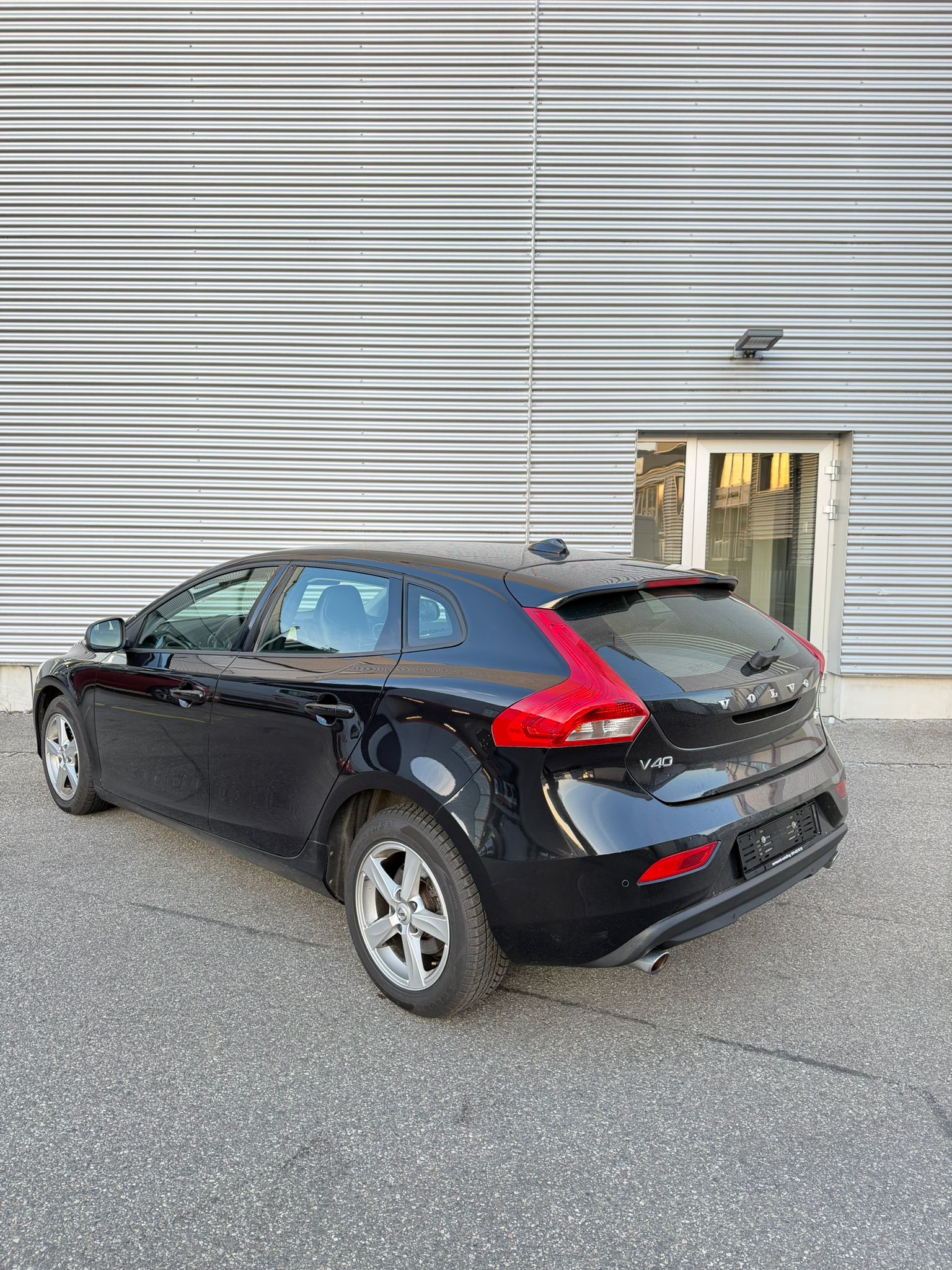 VOLVO V40 D3 Momentum Geartronic-image-4