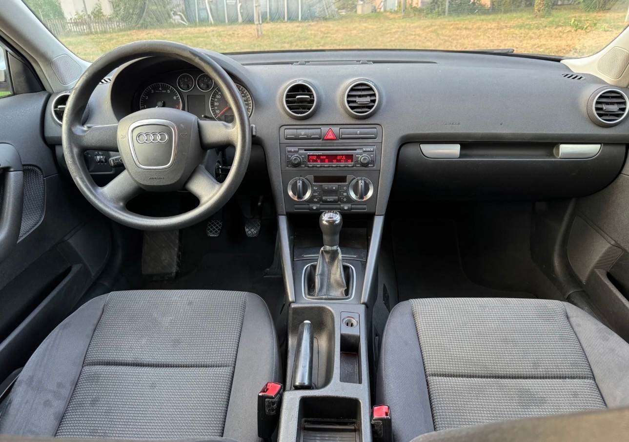 AUDI A3 2.0 FSI Ambiente-image-7