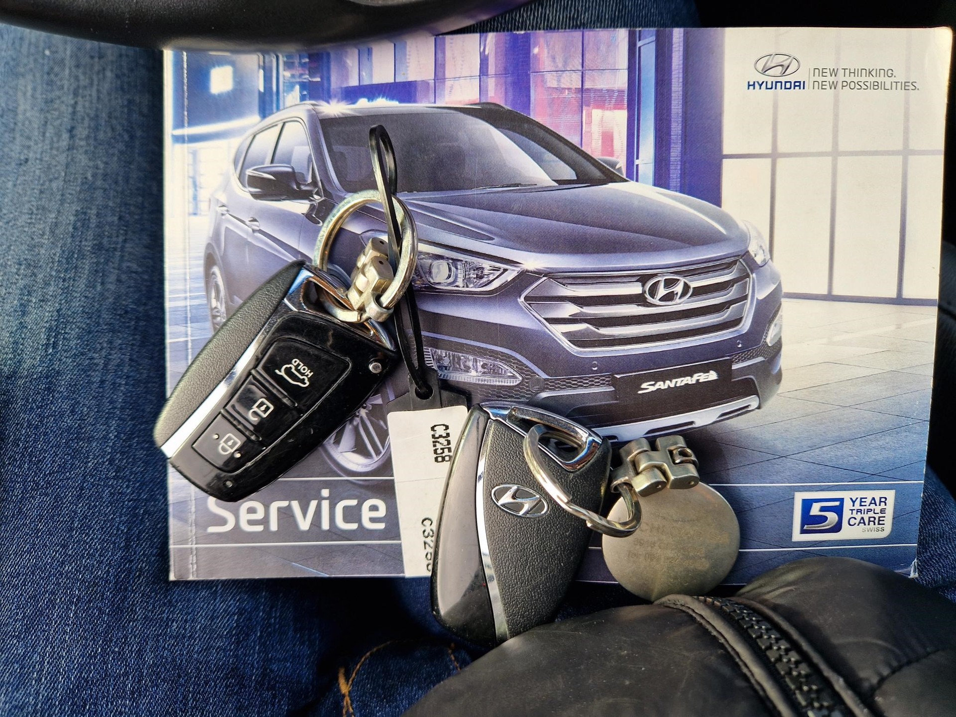 HYUNDAI Santa Fe 2.2 CRDI Premium 4WD Automatic-image-13