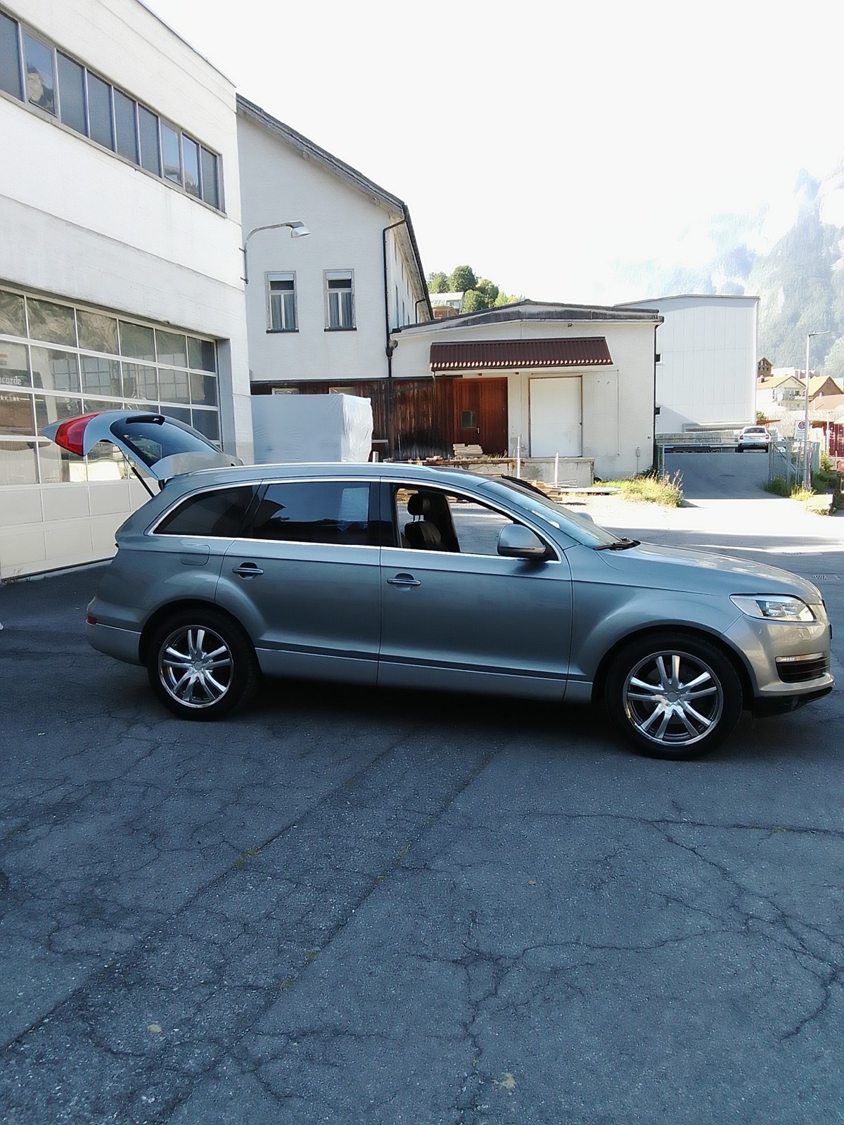 AUDI Q7 3.0 TDI quattro tiptronic-image-4