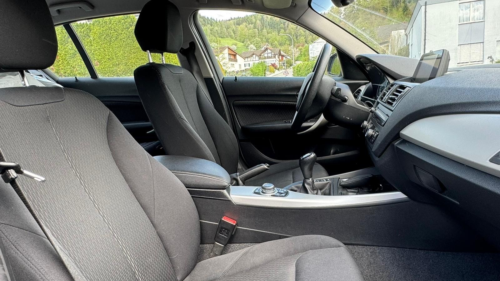 BMW 116d Efficient-Dynamics Edition-image-8