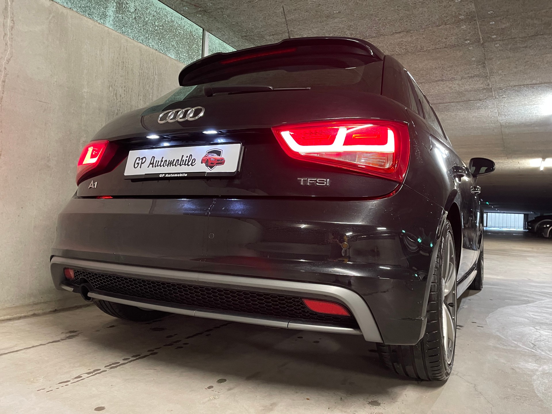 AUDI 1.2 TFSI Admired S-Line-image-17