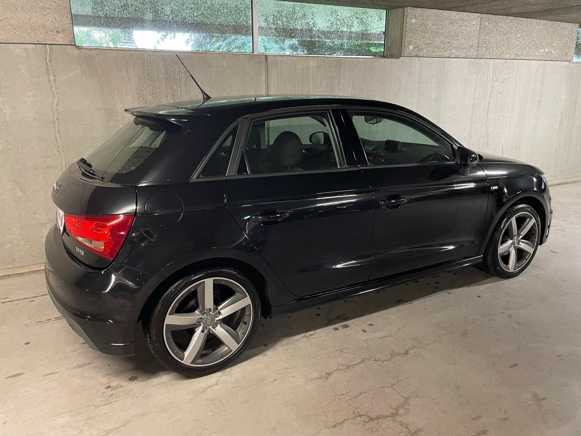 AUDI 1.2 TFSI Admired S-Line-image-5