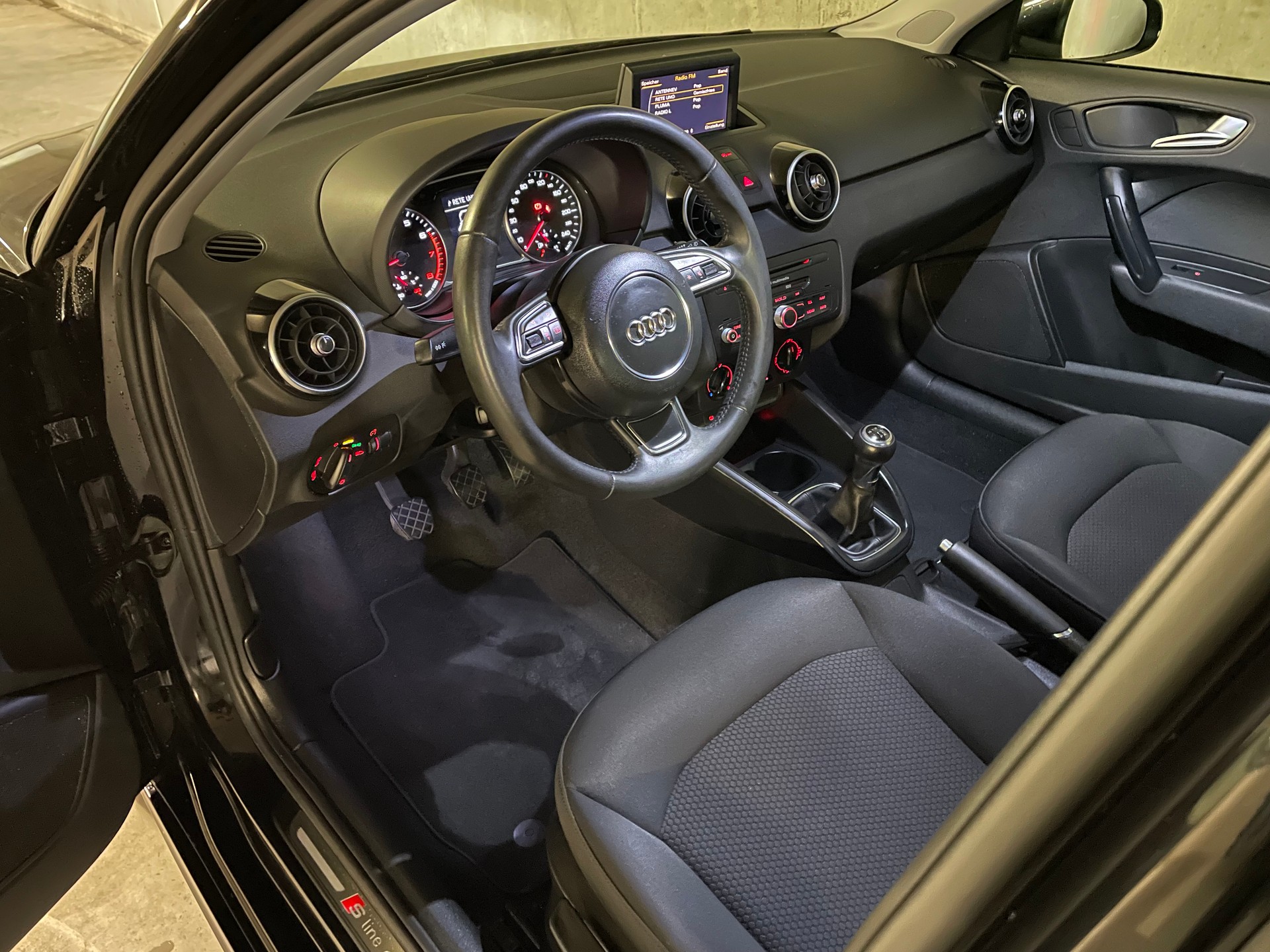 AUDI 1.2 TFSI Admired S-Line-image-19