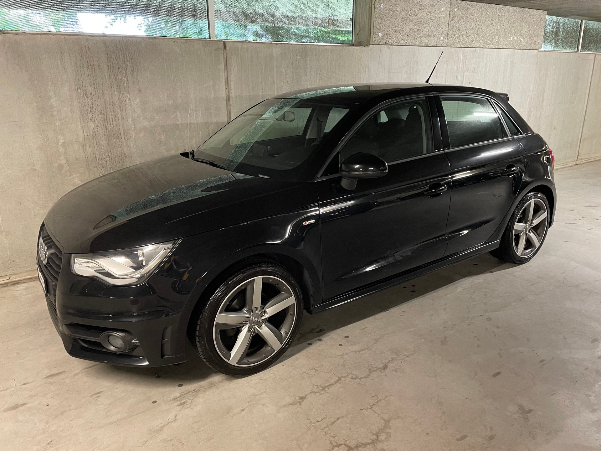 AUDI 1.2 TFSI Admired S-Line-image-0