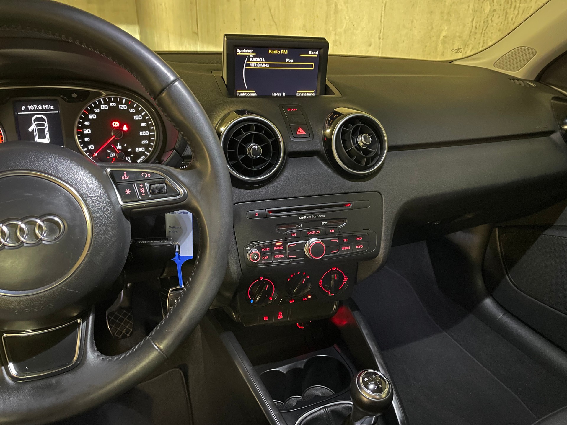 AUDI 1.2 TFSI Admired S-Line-image-28