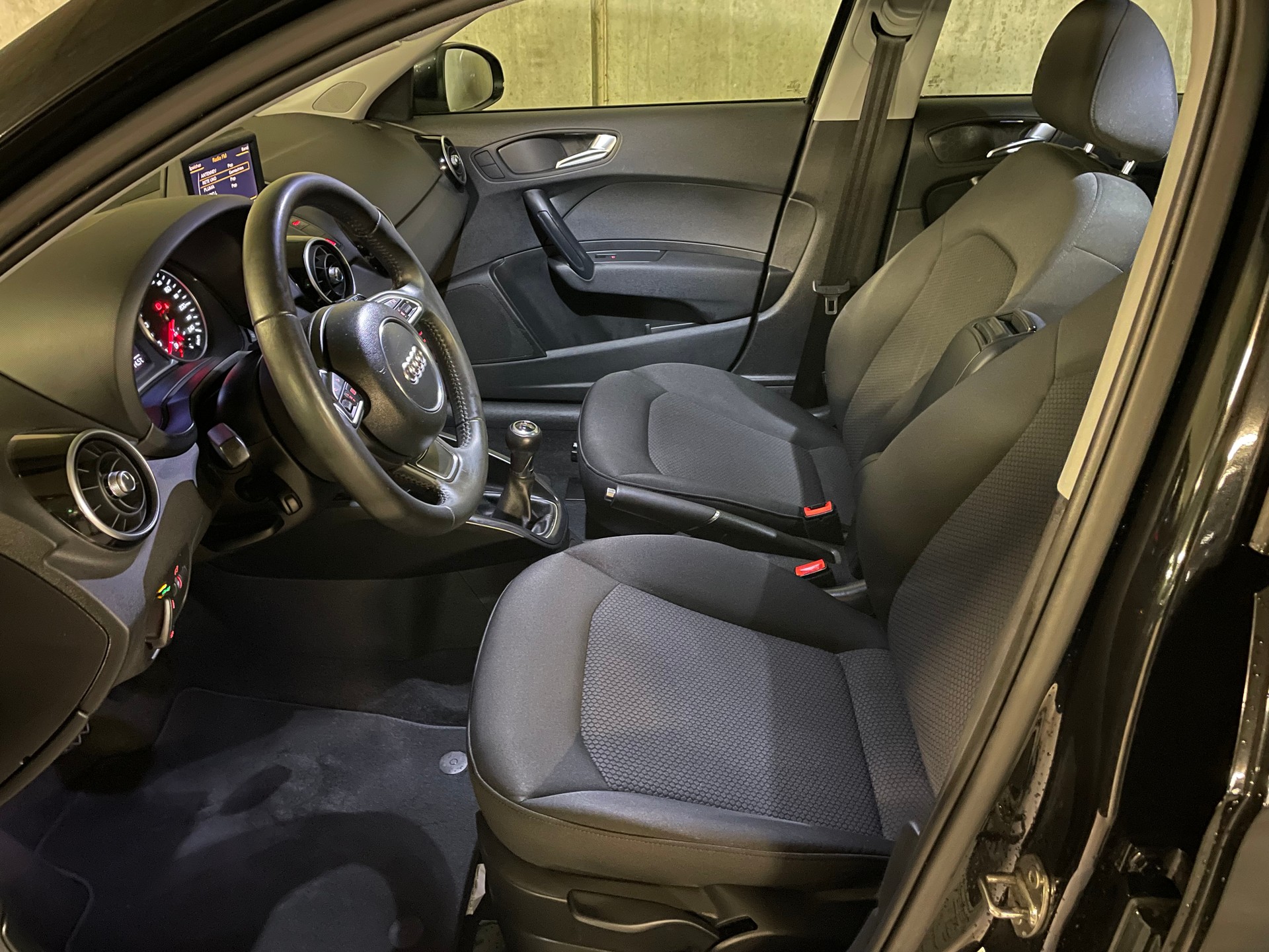 AUDI 1.2 TFSI Admired S-Line-image-20