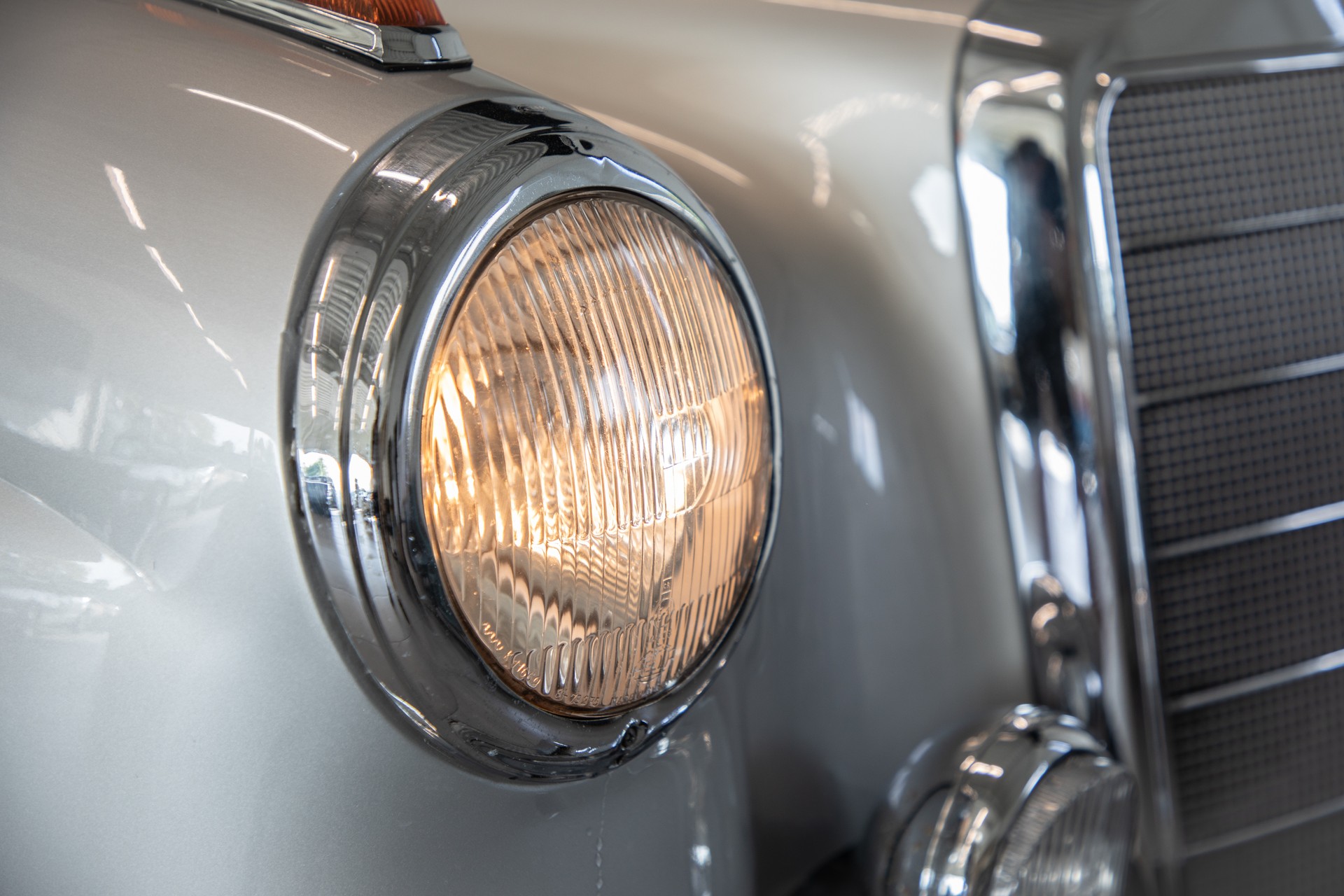 MERCEDES-BENZ 219-image-26
