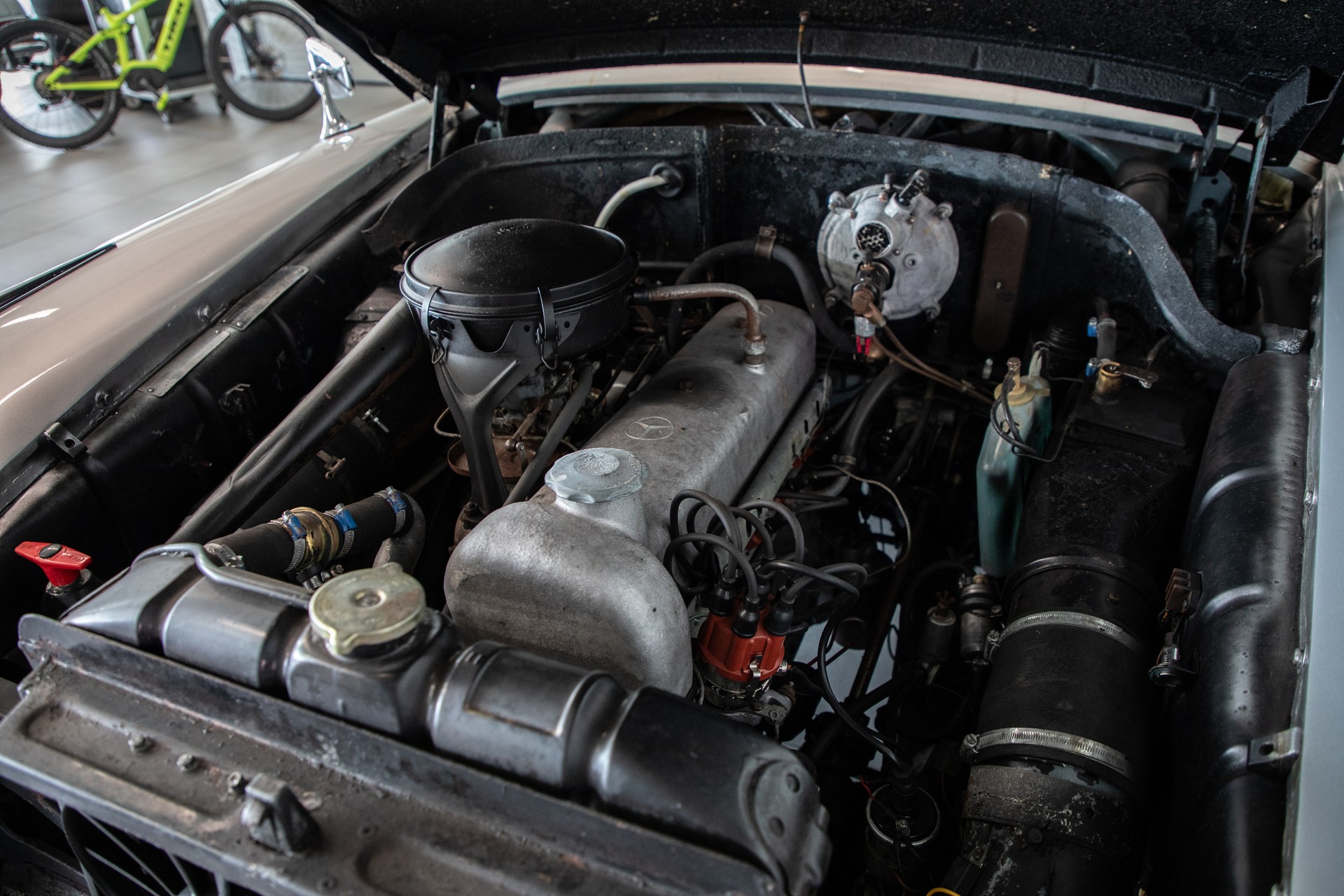MERCEDES-BENZ 219-image-30