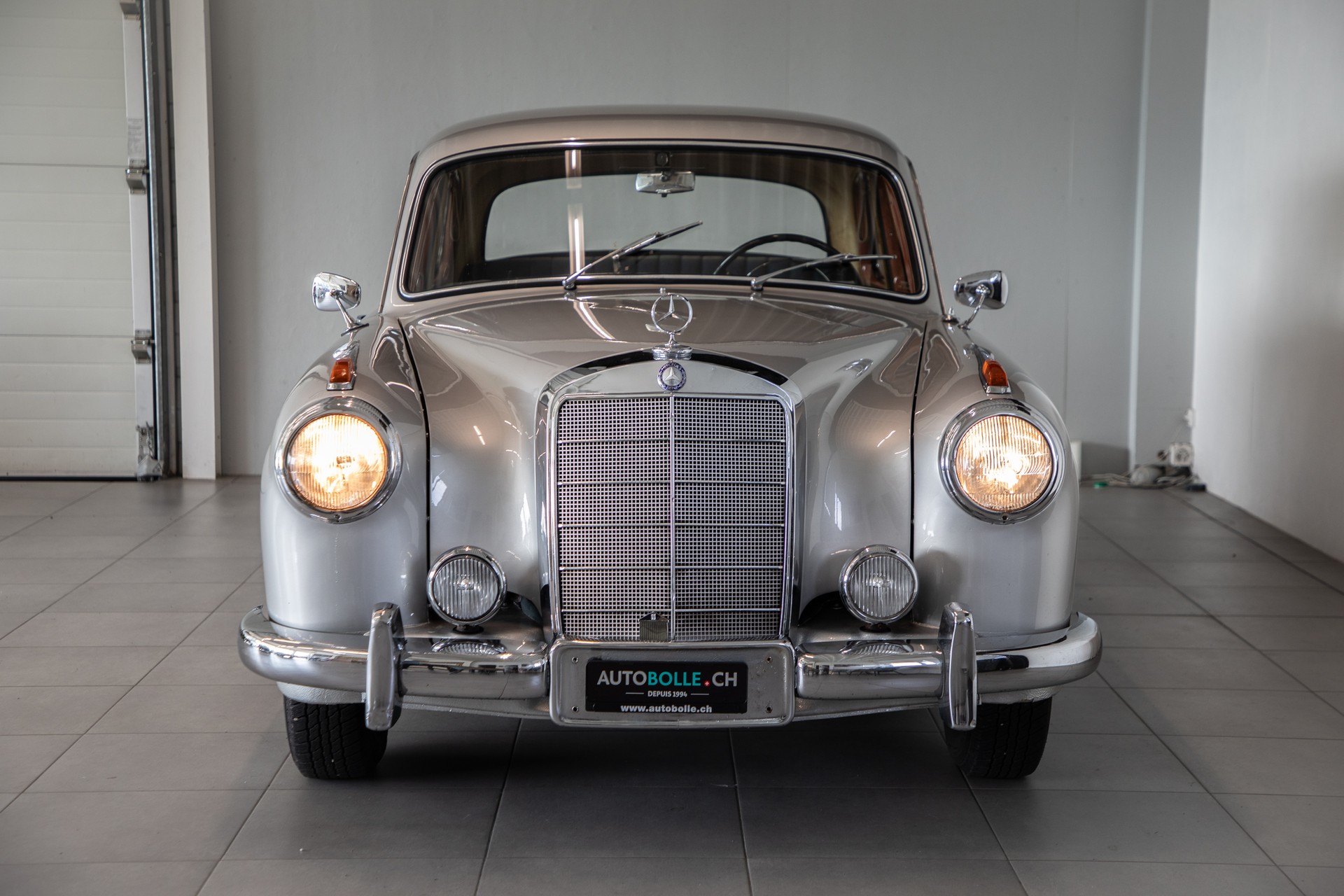 MERCEDES-BENZ 219-image-3