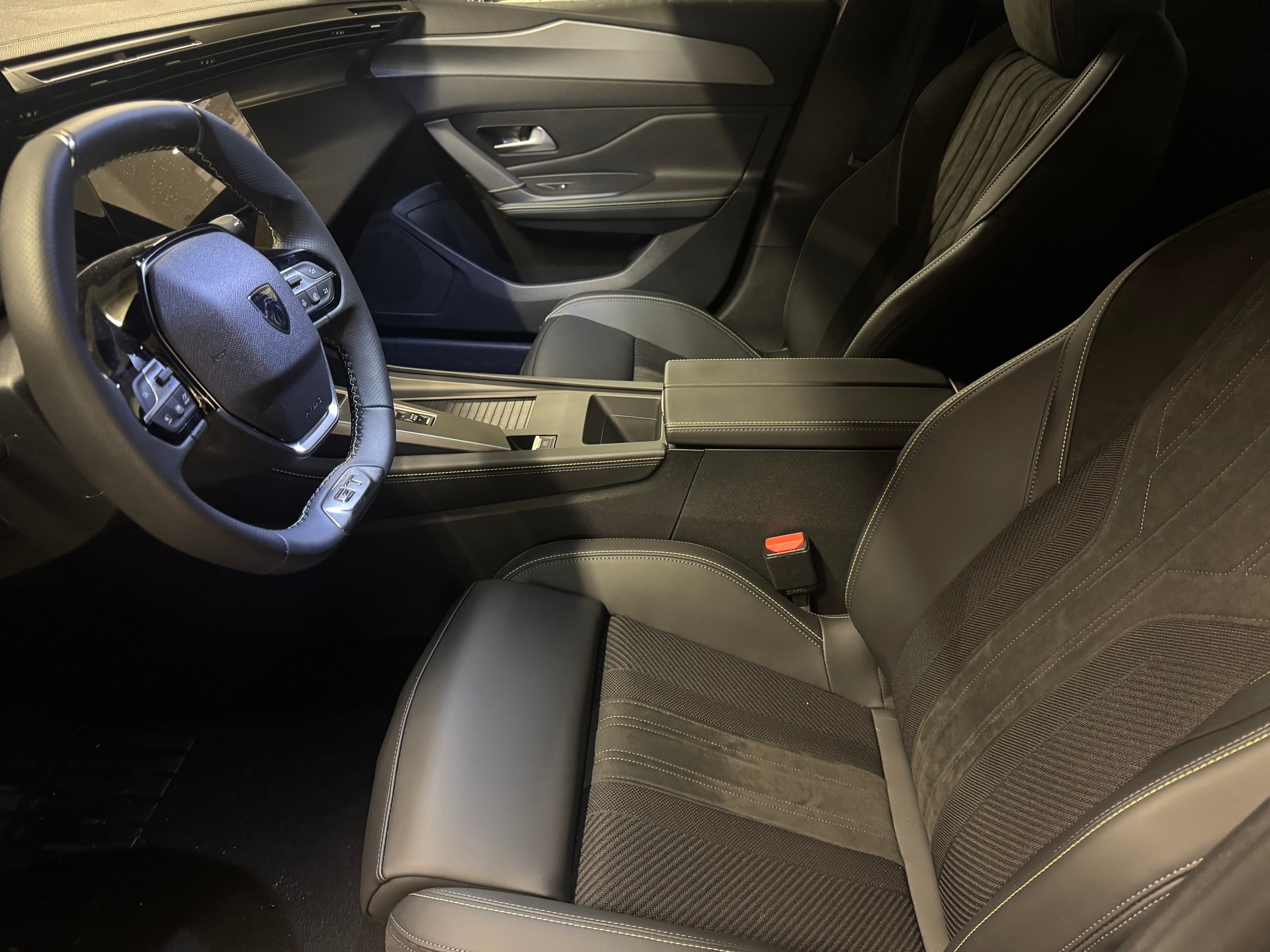 PEUGEOT 308 1.6 PHEV 180 GT-image-5