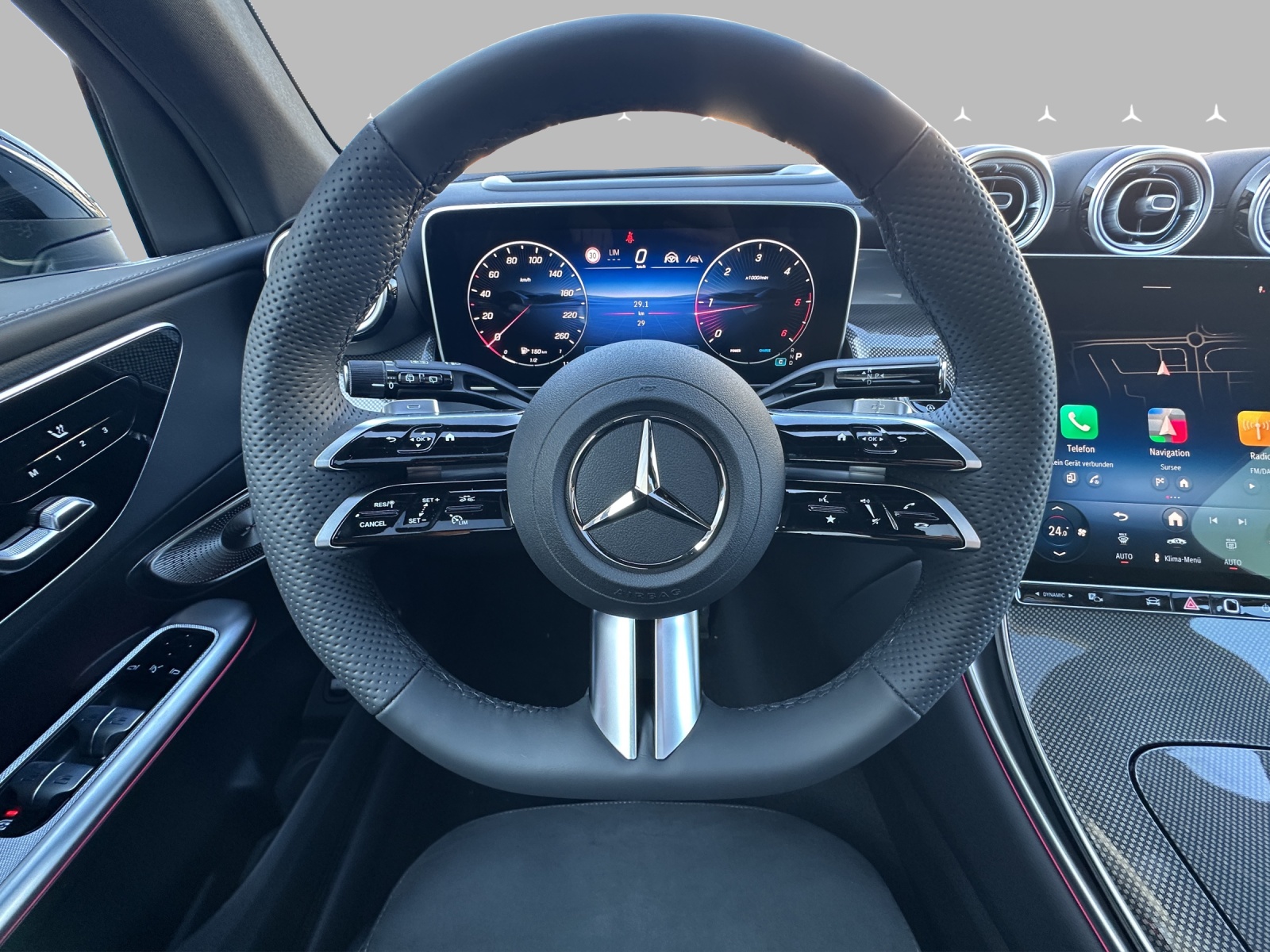 MERCEDES-BENZ GLC 300 d 4Matic 9G-Tronic-image-11