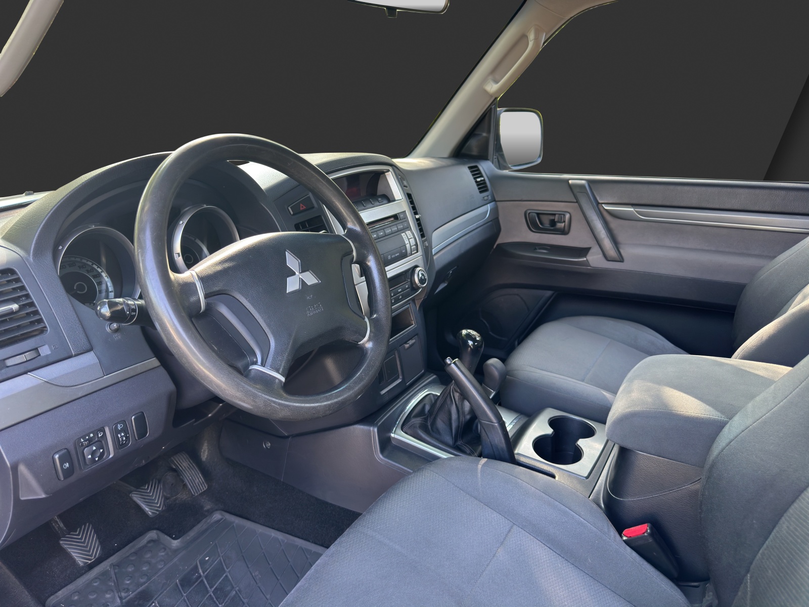 MITSUBISHI Pajero 3.2 DI-D Inform-image-13