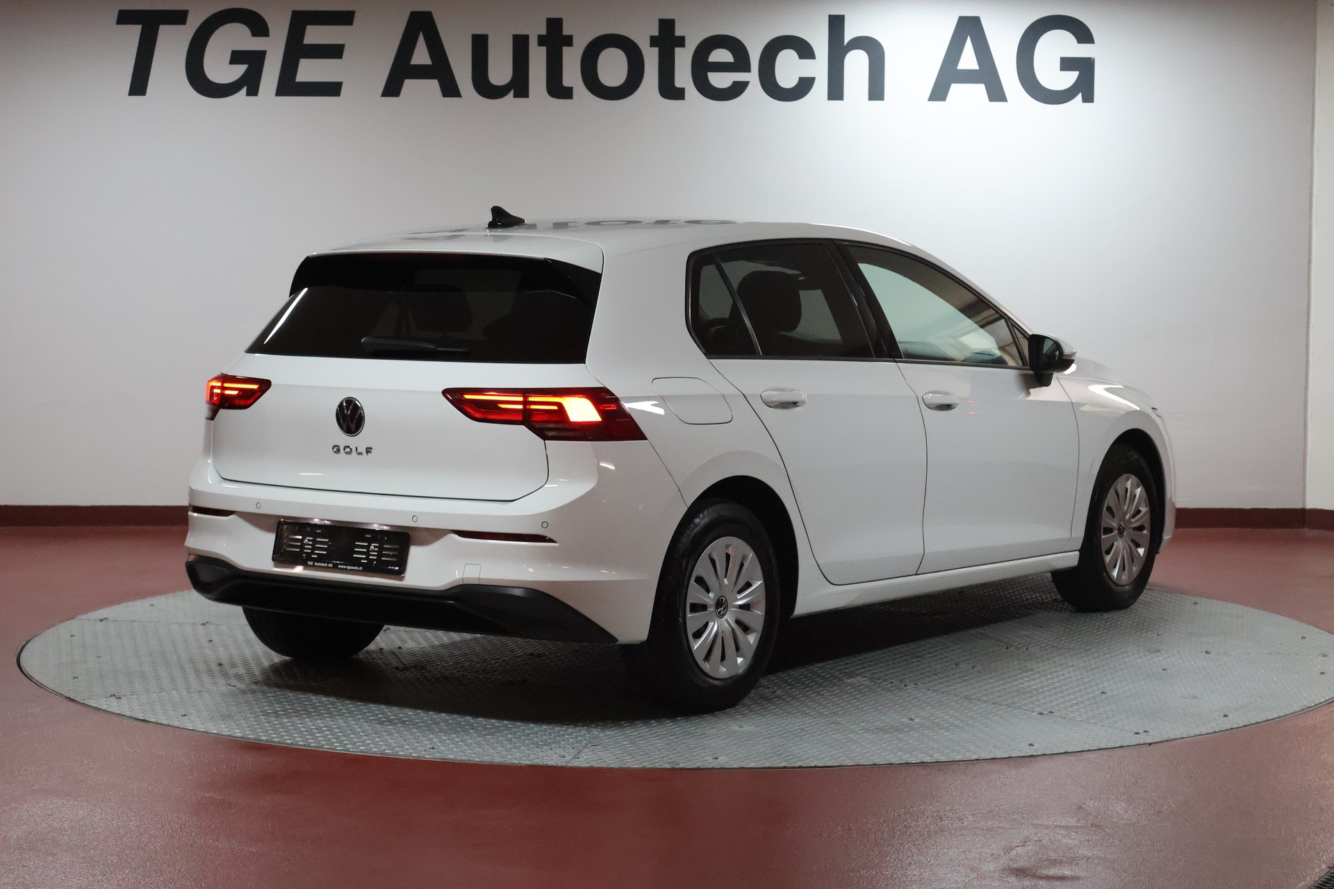 VW Golf 1.0 TSI Value-image-17
