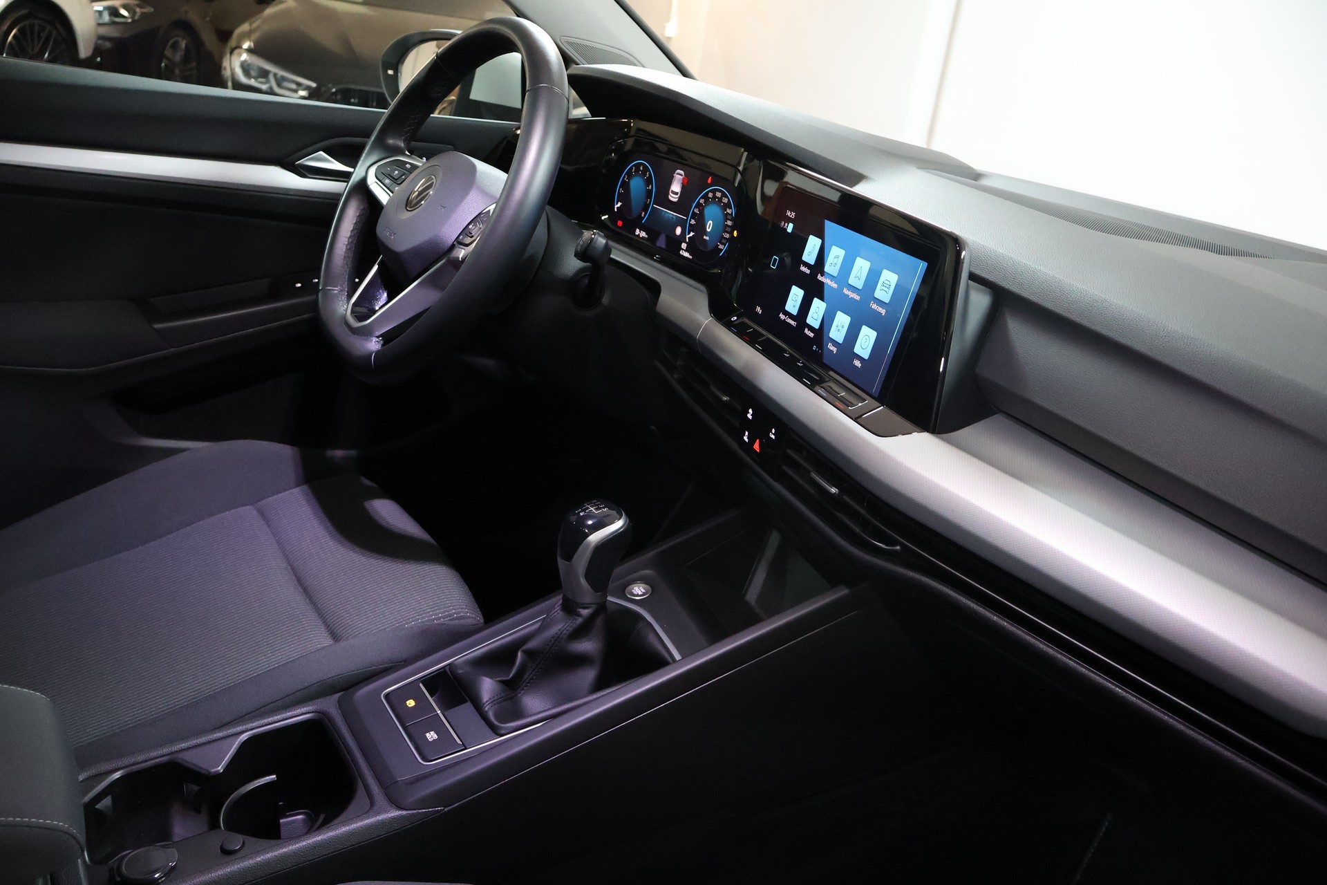 VW Golf 1.0 TSI Value-image-10