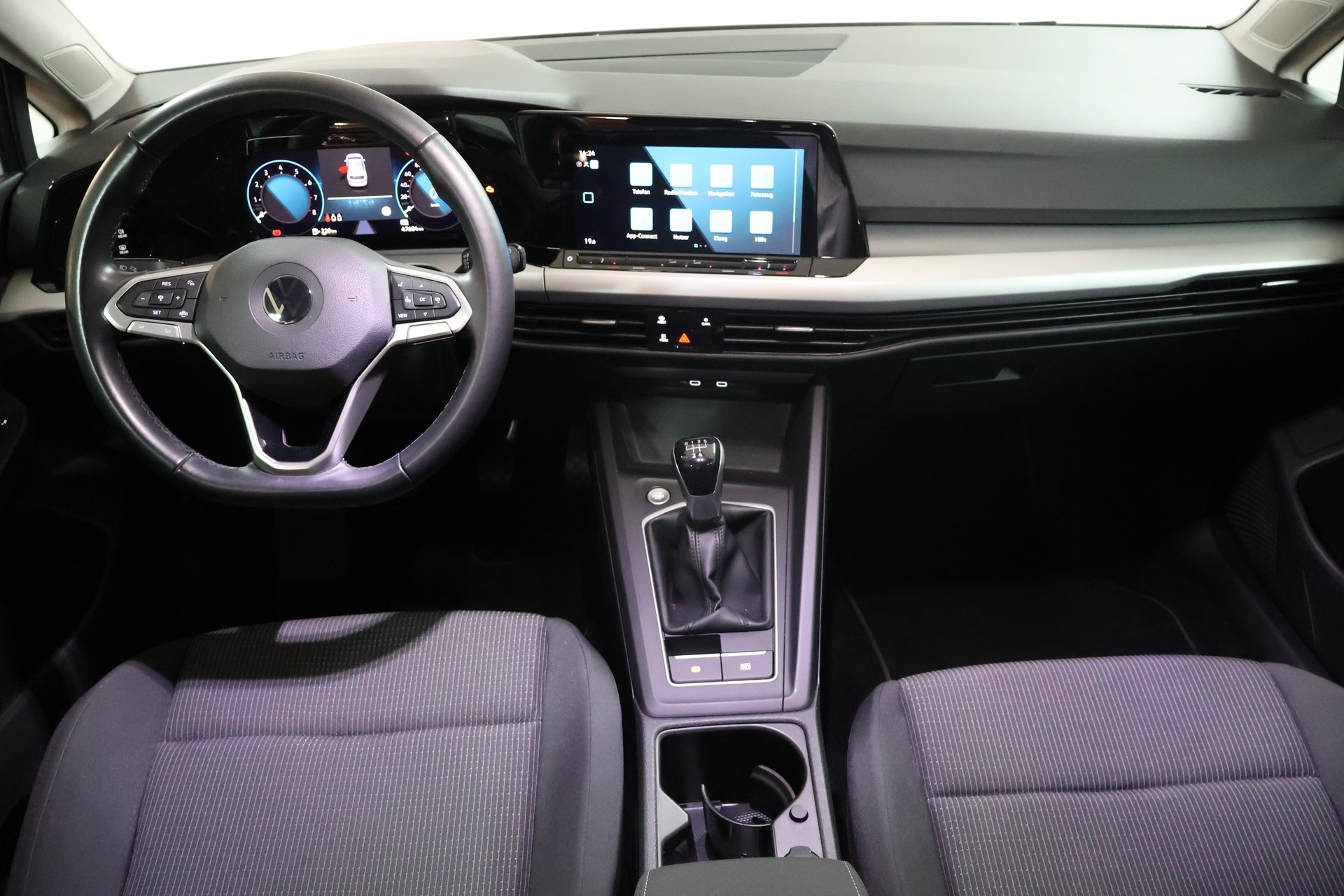 VW Golf 1.0 TSI Value-image-9