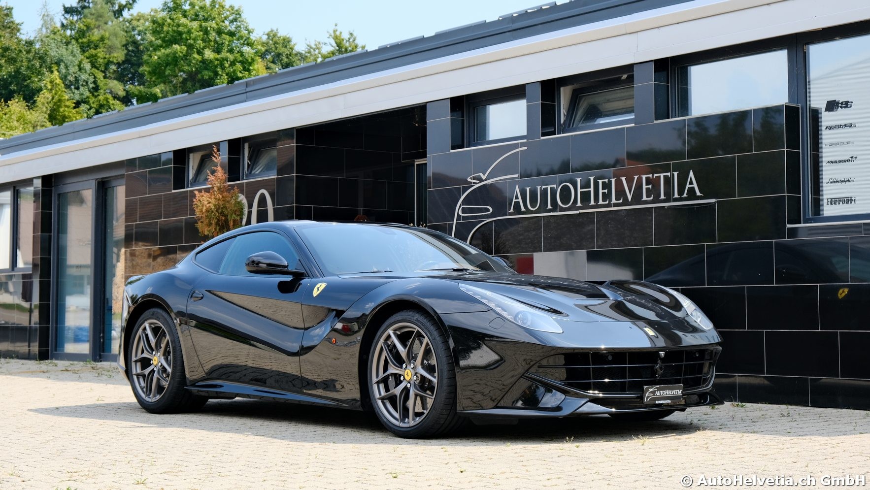 FERRARI F12 Berlinetta-image-25