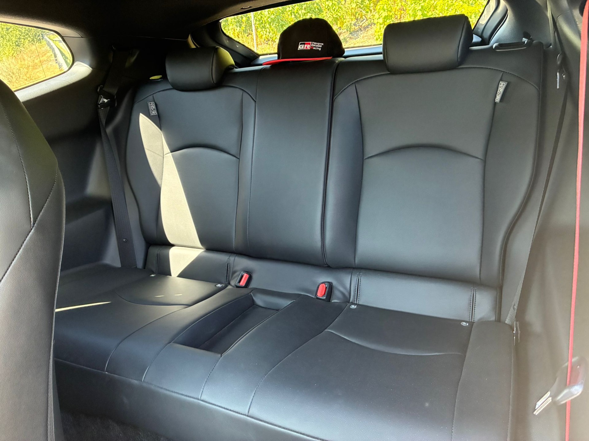 TOYOTA Yaris 1.6 GR Sport-image-12