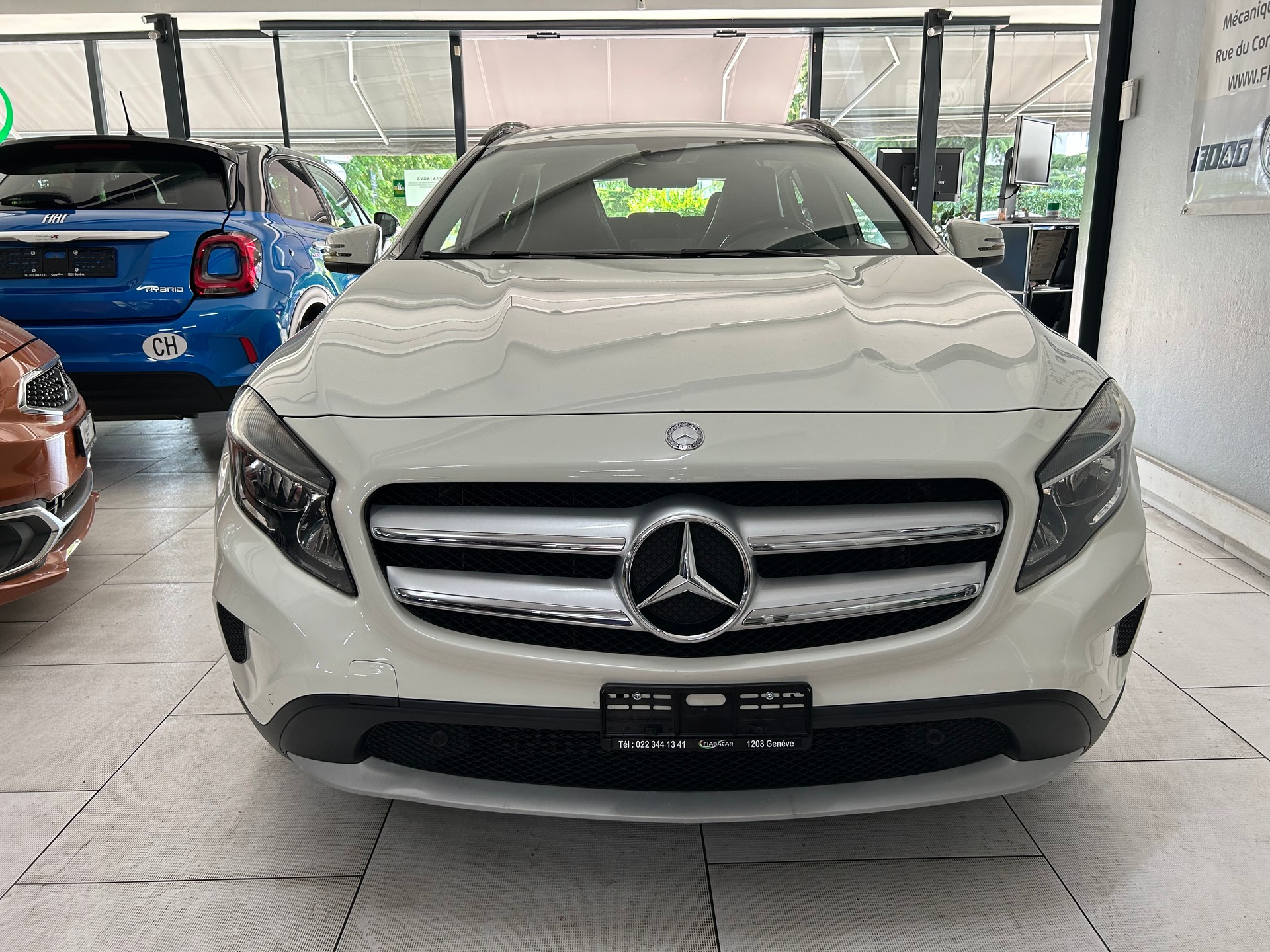 MERCEDES-BENZ GLA 200 Style 7G-DCT-image-1