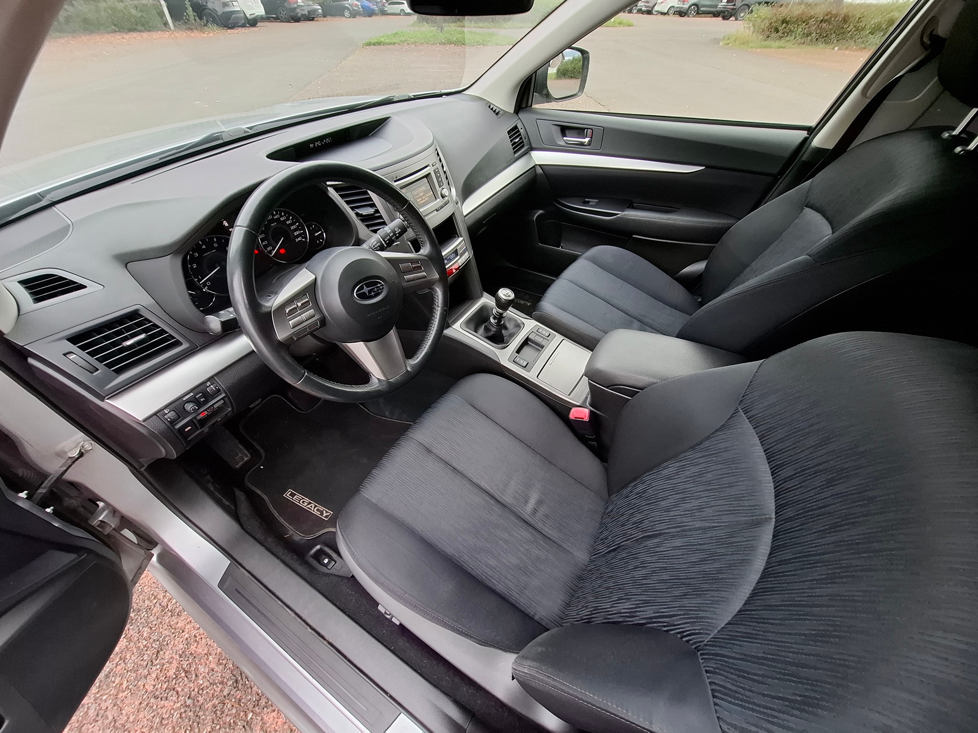 SUBARU Legacy 2.0i Swiss AWD-image-10