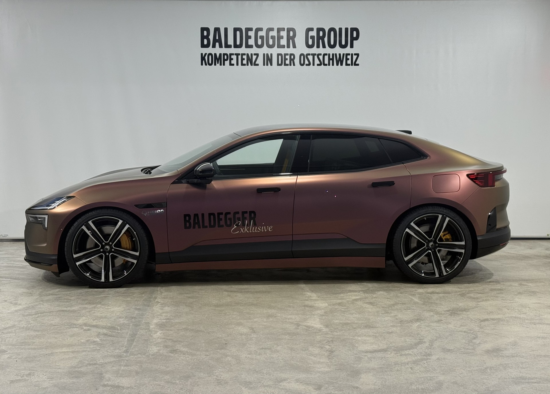 POLESTAR 4 Long Range Dual Motor Perfor-image-1