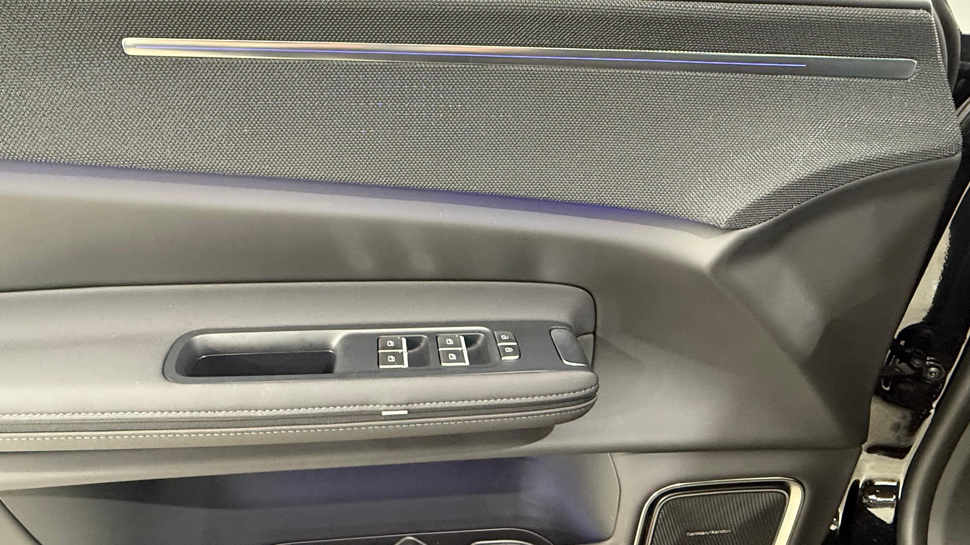 POLESTAR 4 Long Range Dual Motor Perfor-image-13
